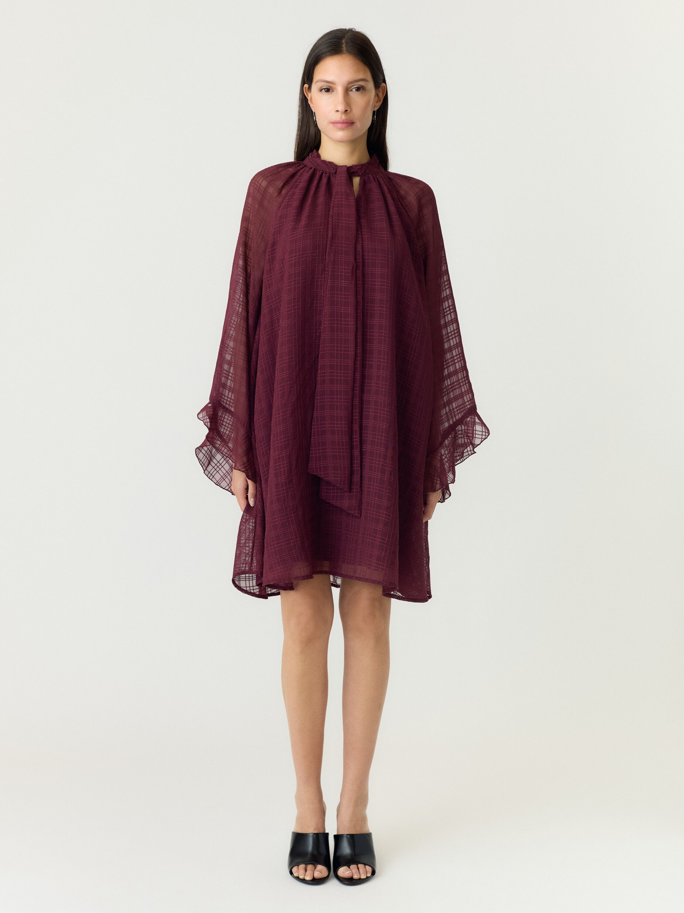 Yasliana Ls Tie Neck Dress S.