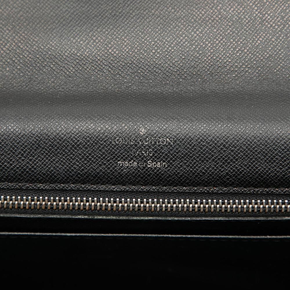 Louis Vuitton Clutch