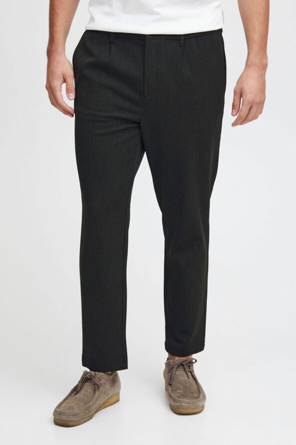 CFMARC performance pants with pleat