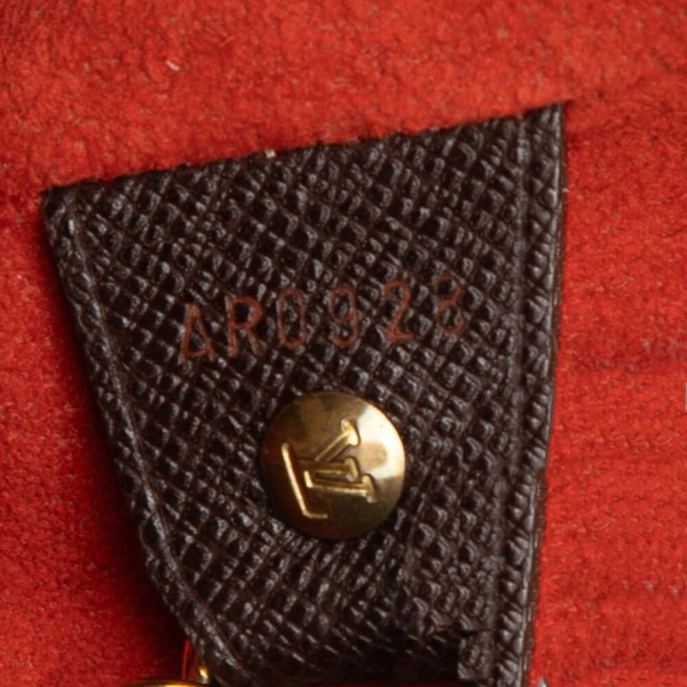 Louis Vuitton Marais