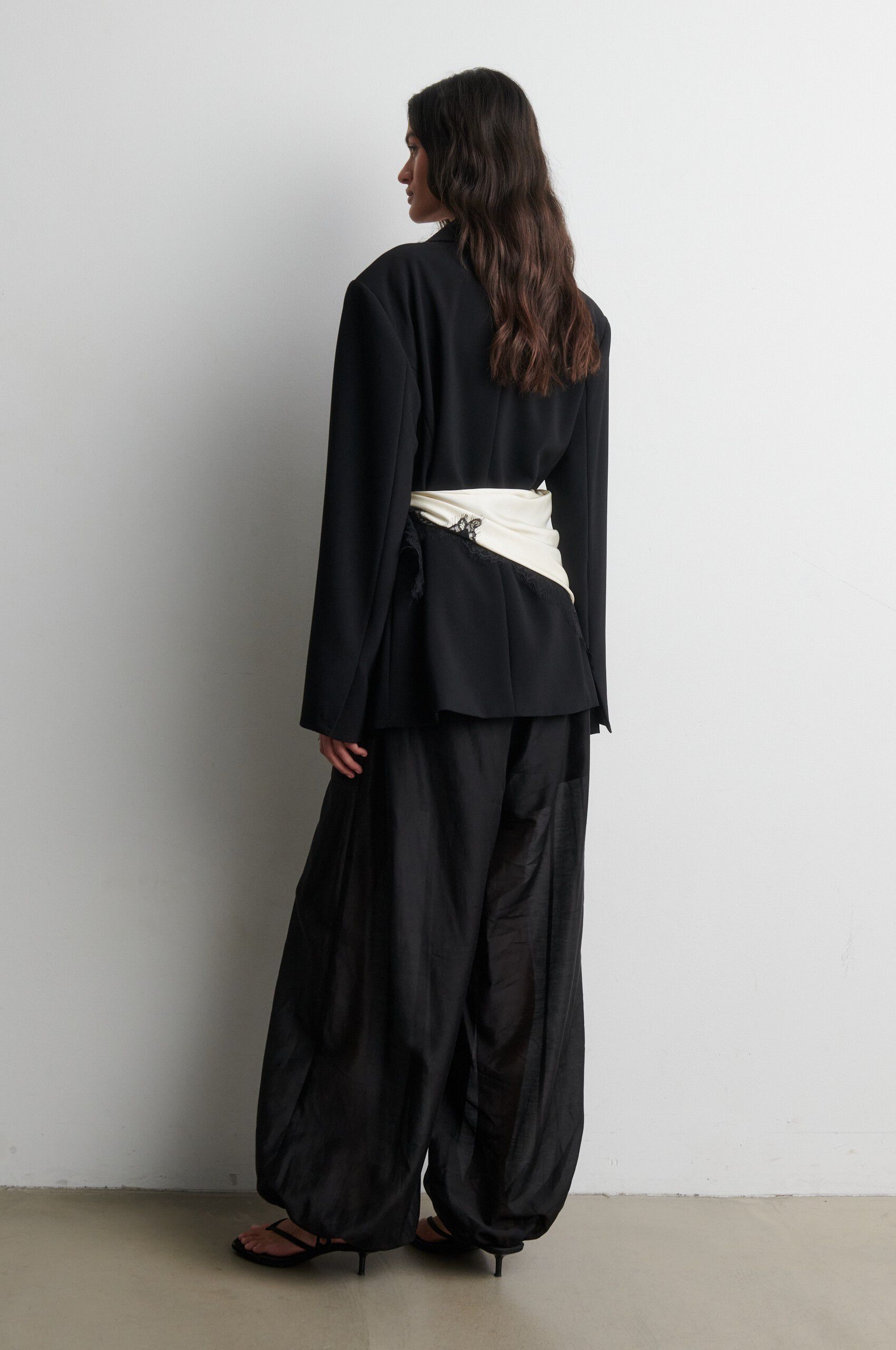 Lacia Contrast Hip Scarf