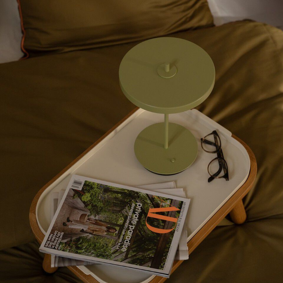 Asteria Move Monochrome