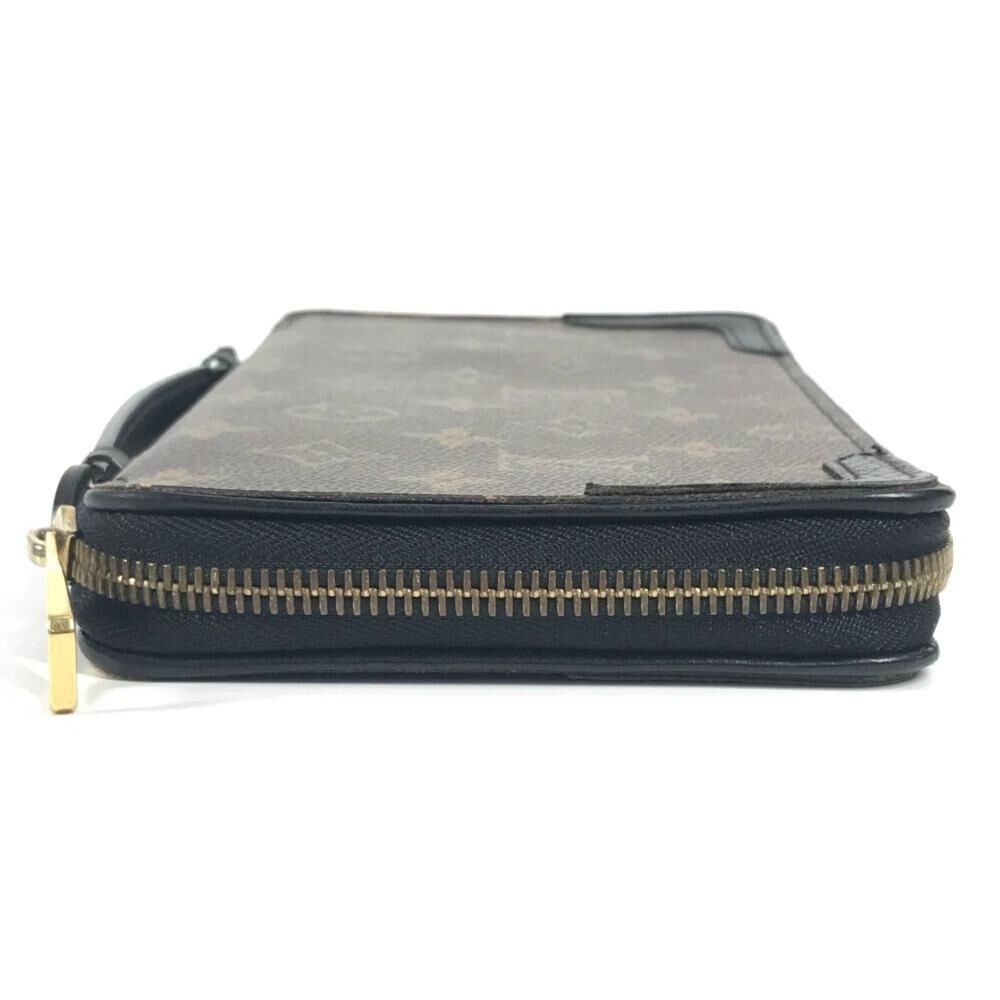 Louis Vuitton Pouch