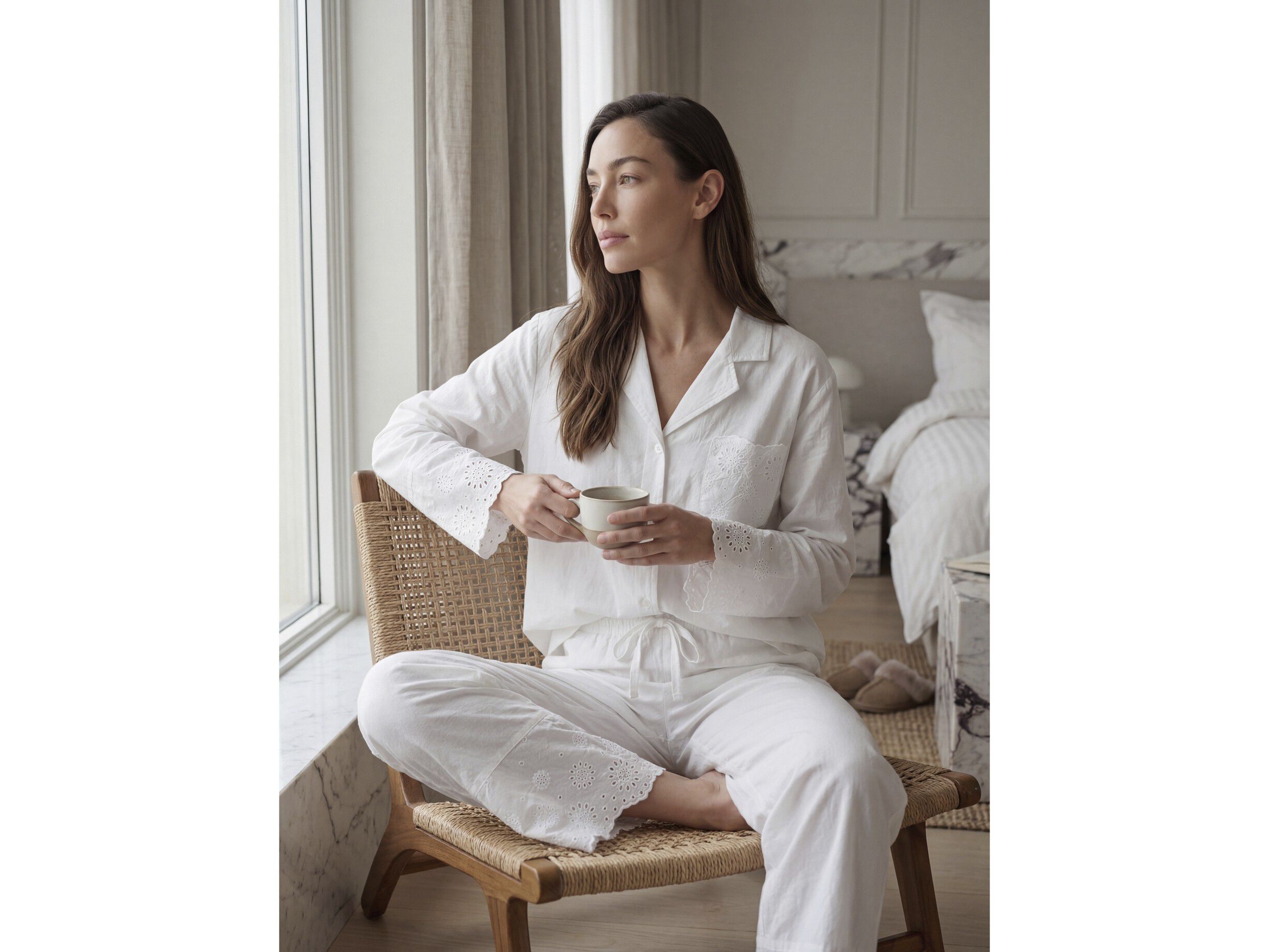 Pyjamas S/M Weekend Stories  Suite One White