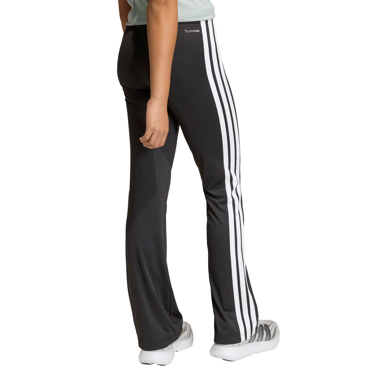 Train Essentials 3-Stripes Flared Leggings