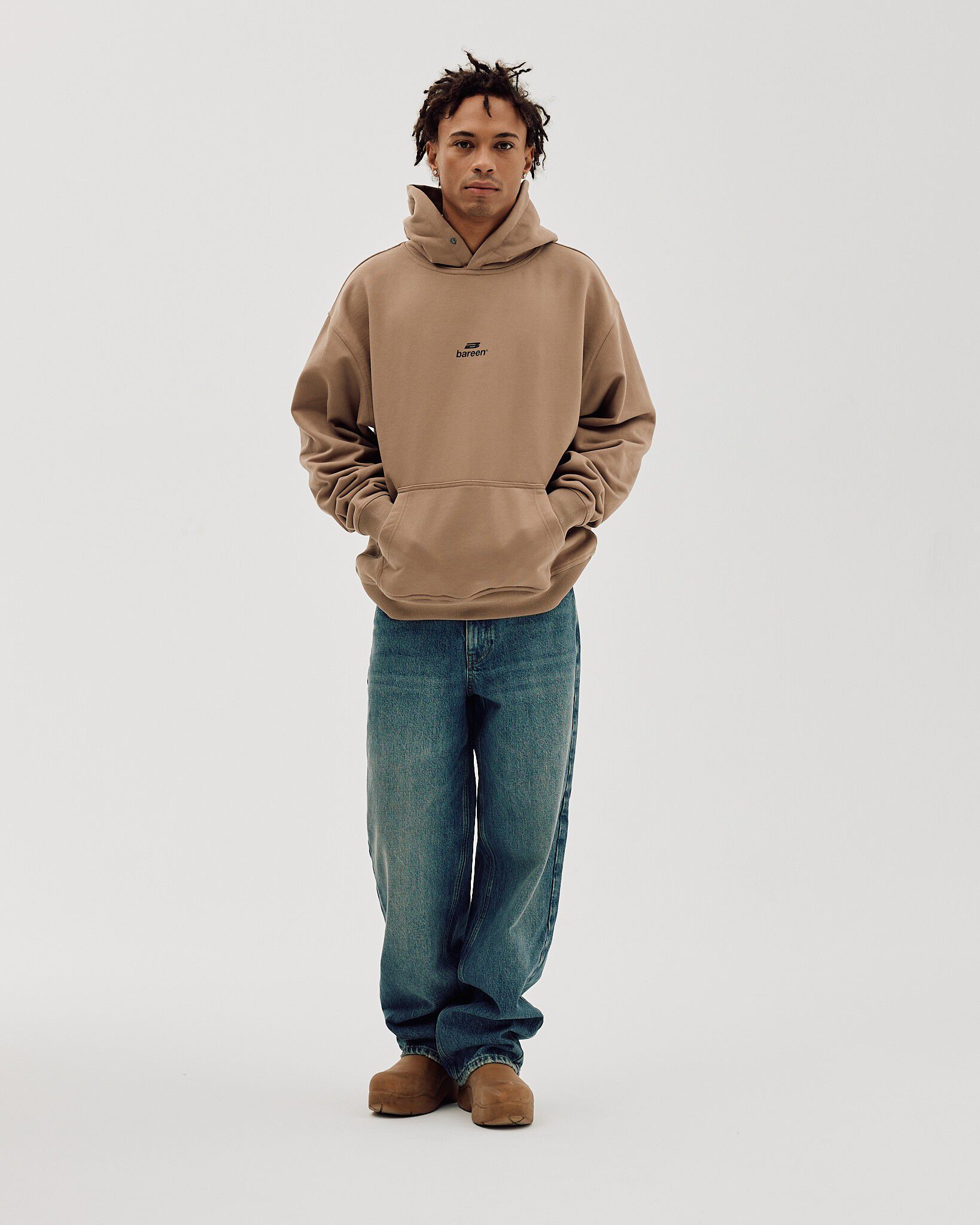 Oversized Hoodie Logo