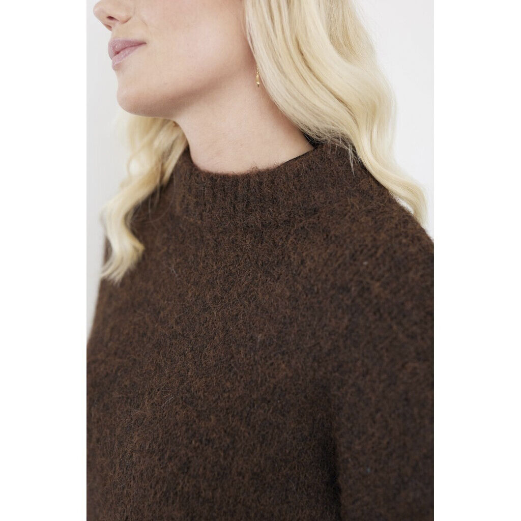 Patrisia solid knit pullover