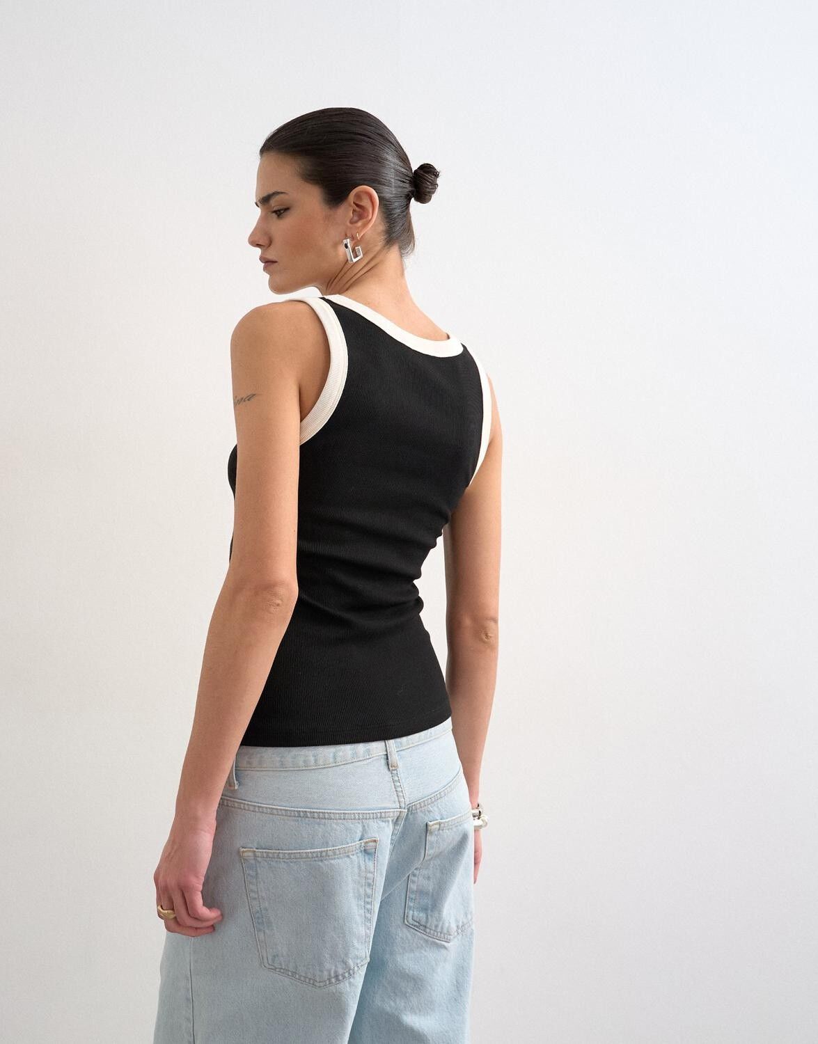 TSRAJA RIB SCOOP NECK VEST JRS