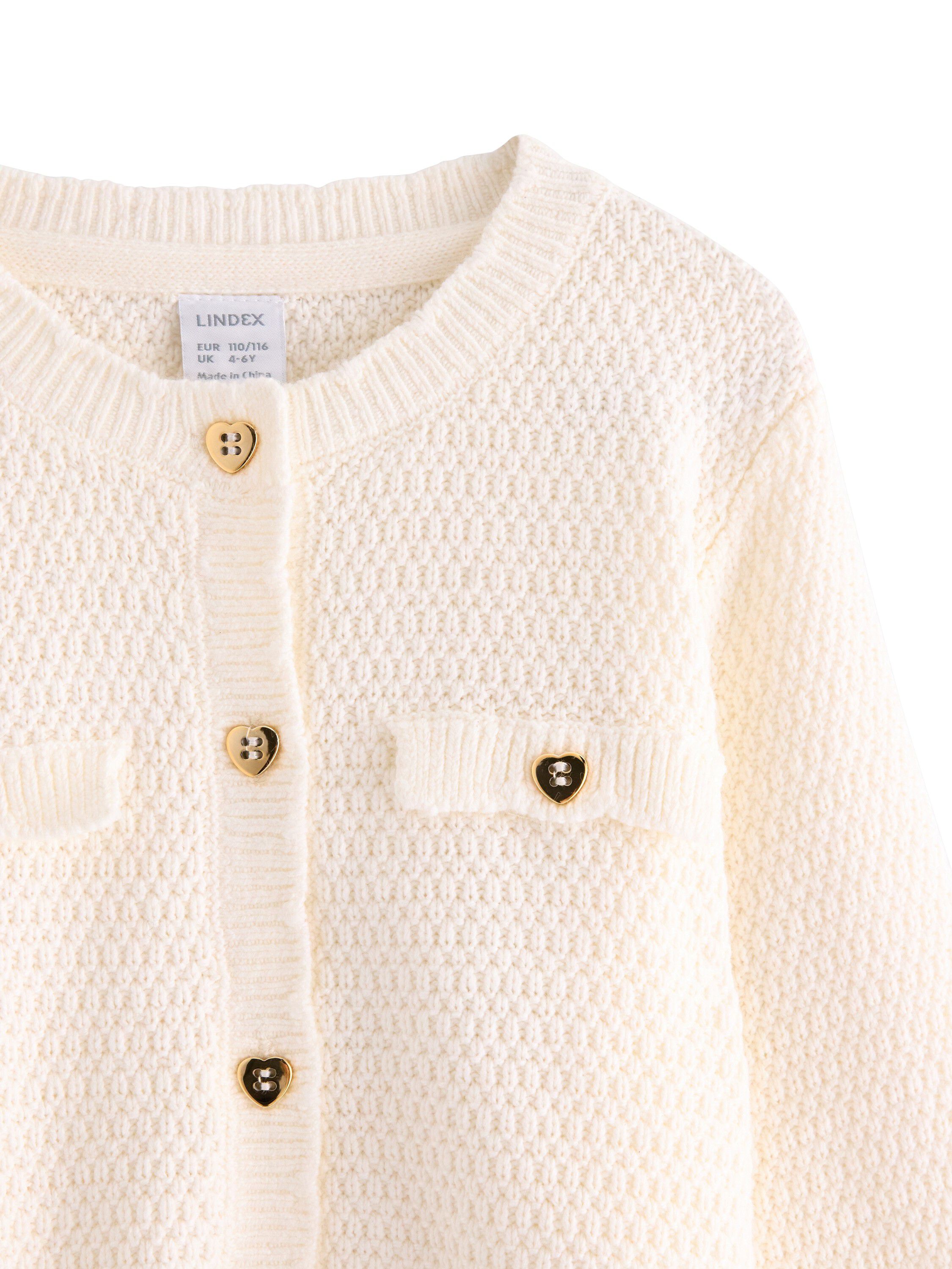 Strikket cardigan med hjerteknapper