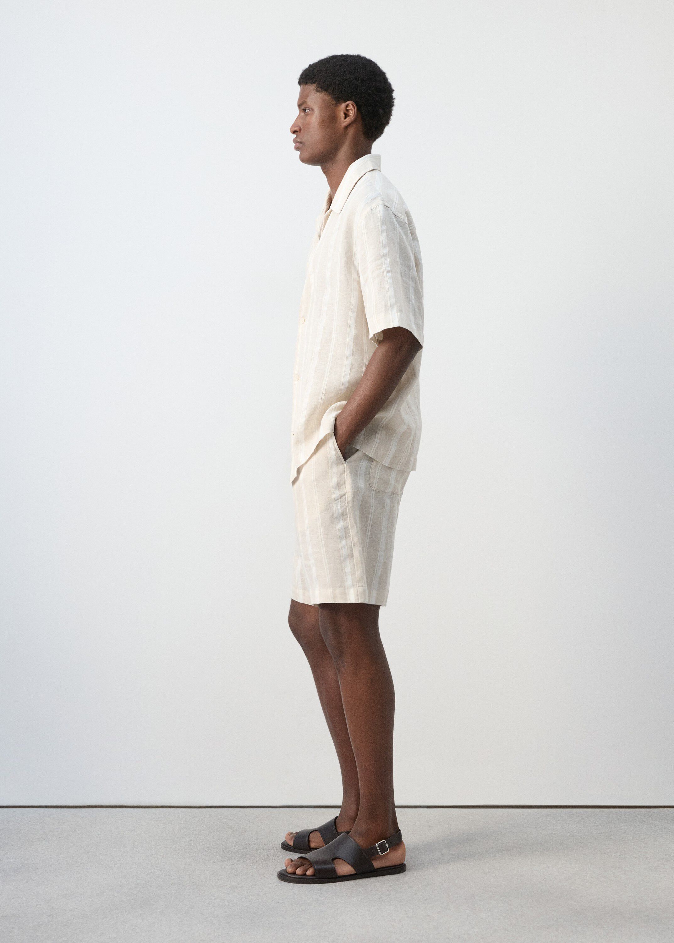 Striped linen shirt with a bowling