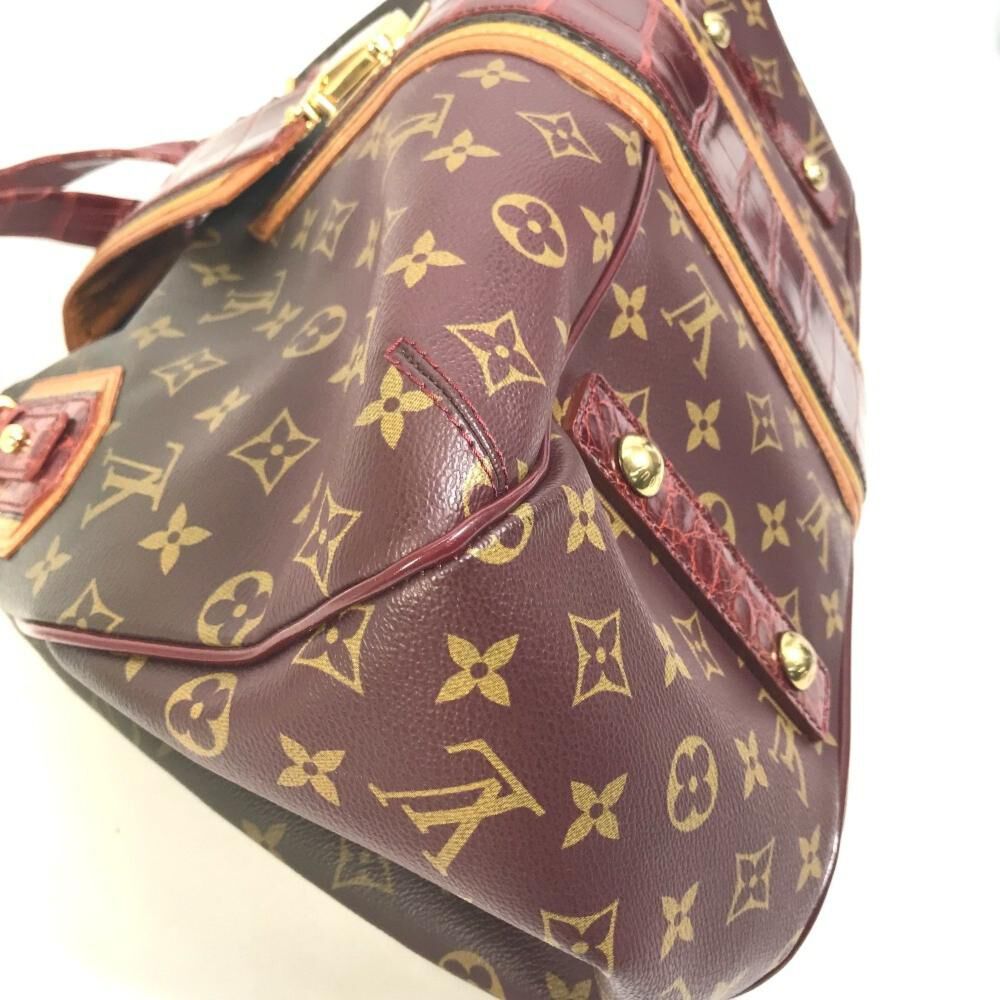 Louis Vuitton Shoulder Bags