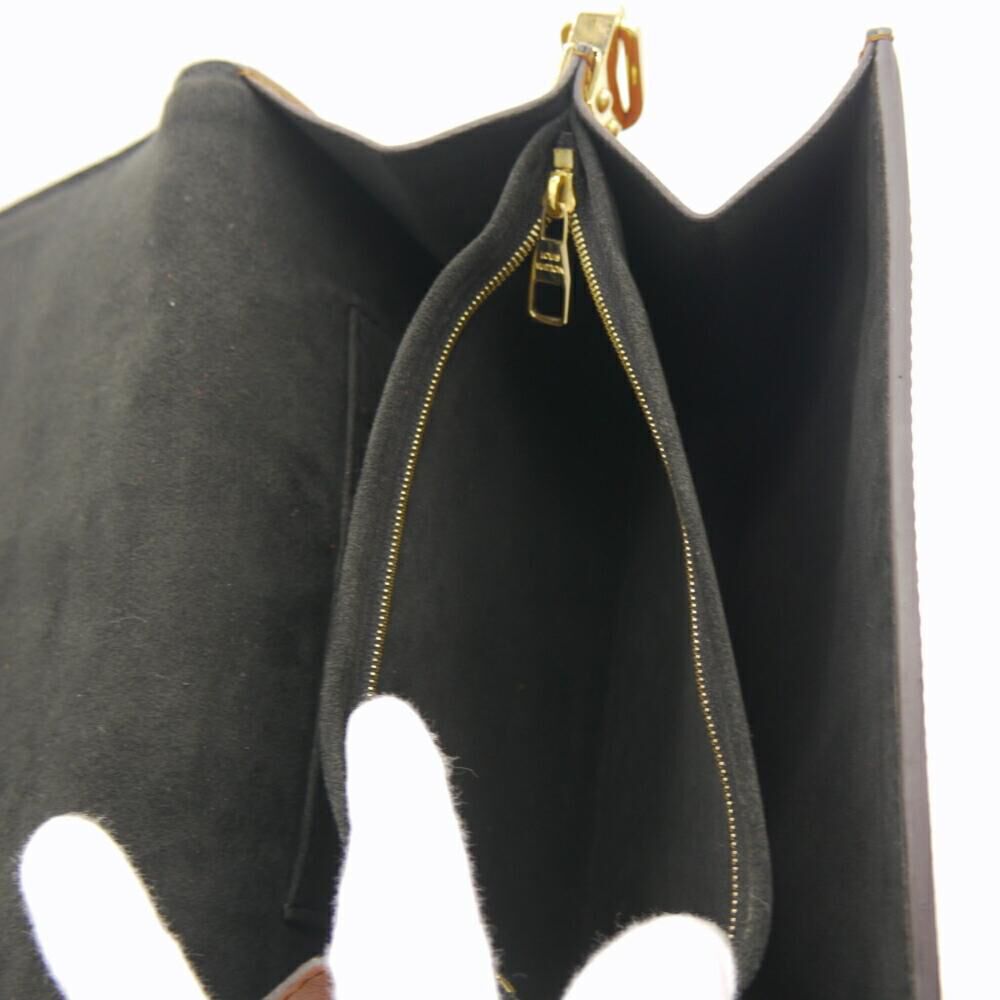 Louis Vuitton Shoulder Bags