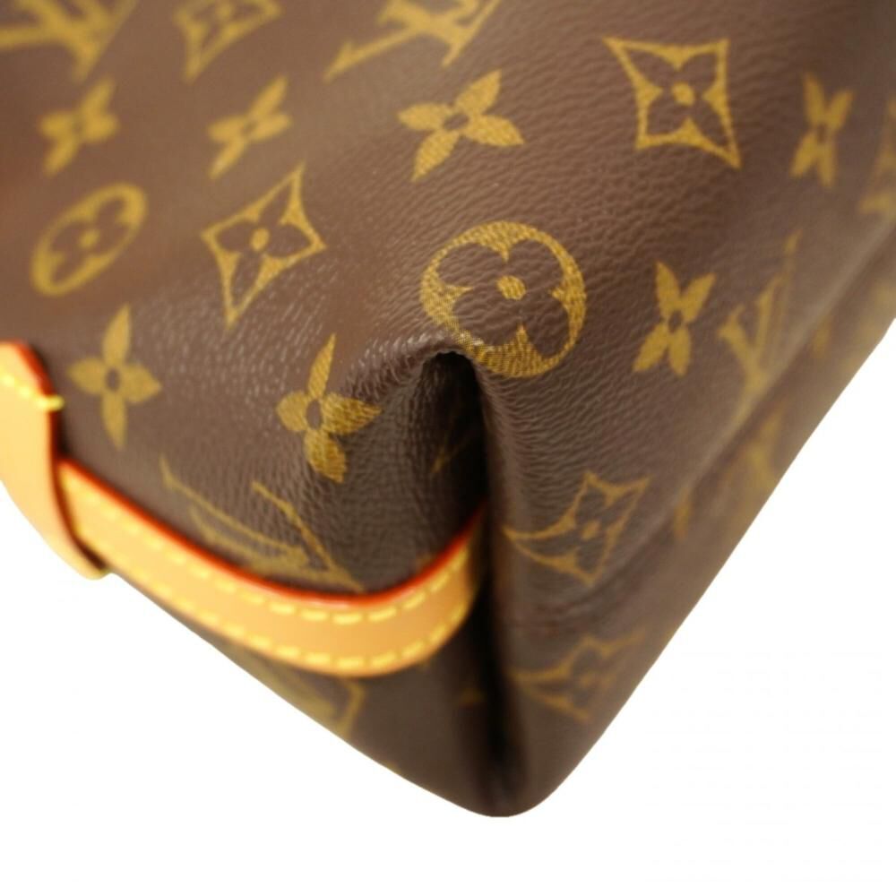 Louis Vuitton Shoulder Bags