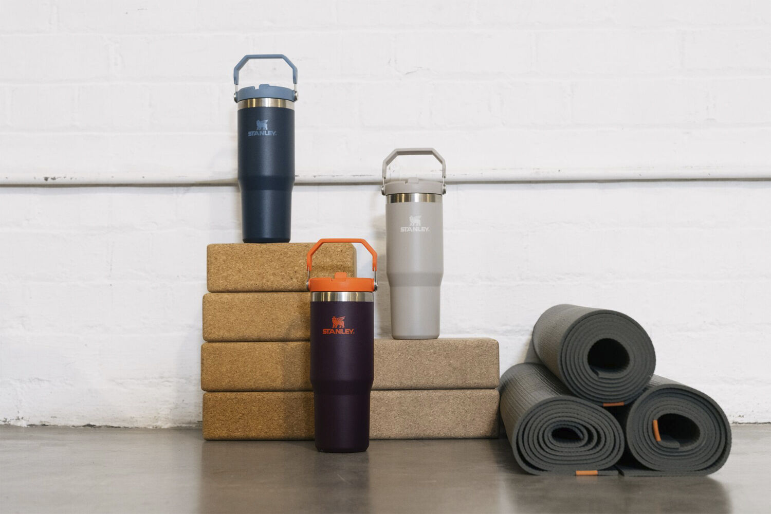 IceFlow Flip Straw Tumbler 0.89L