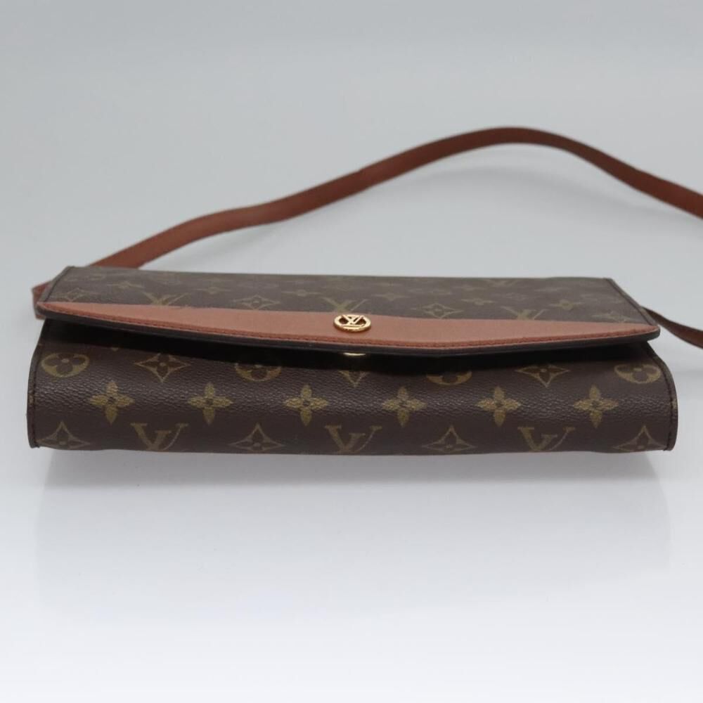 Louis Vuitton Shoulder Bags