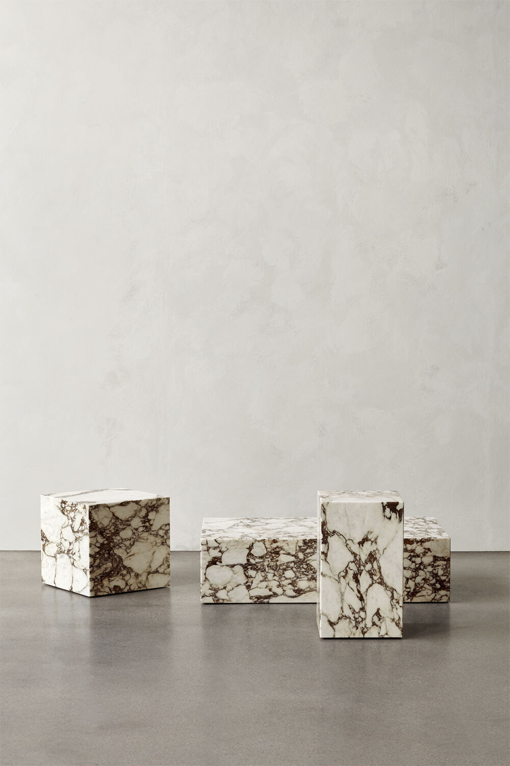 Plinth Low, Calacatta Viola