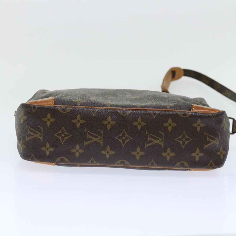 Louis Vuitton Shoulder Bags