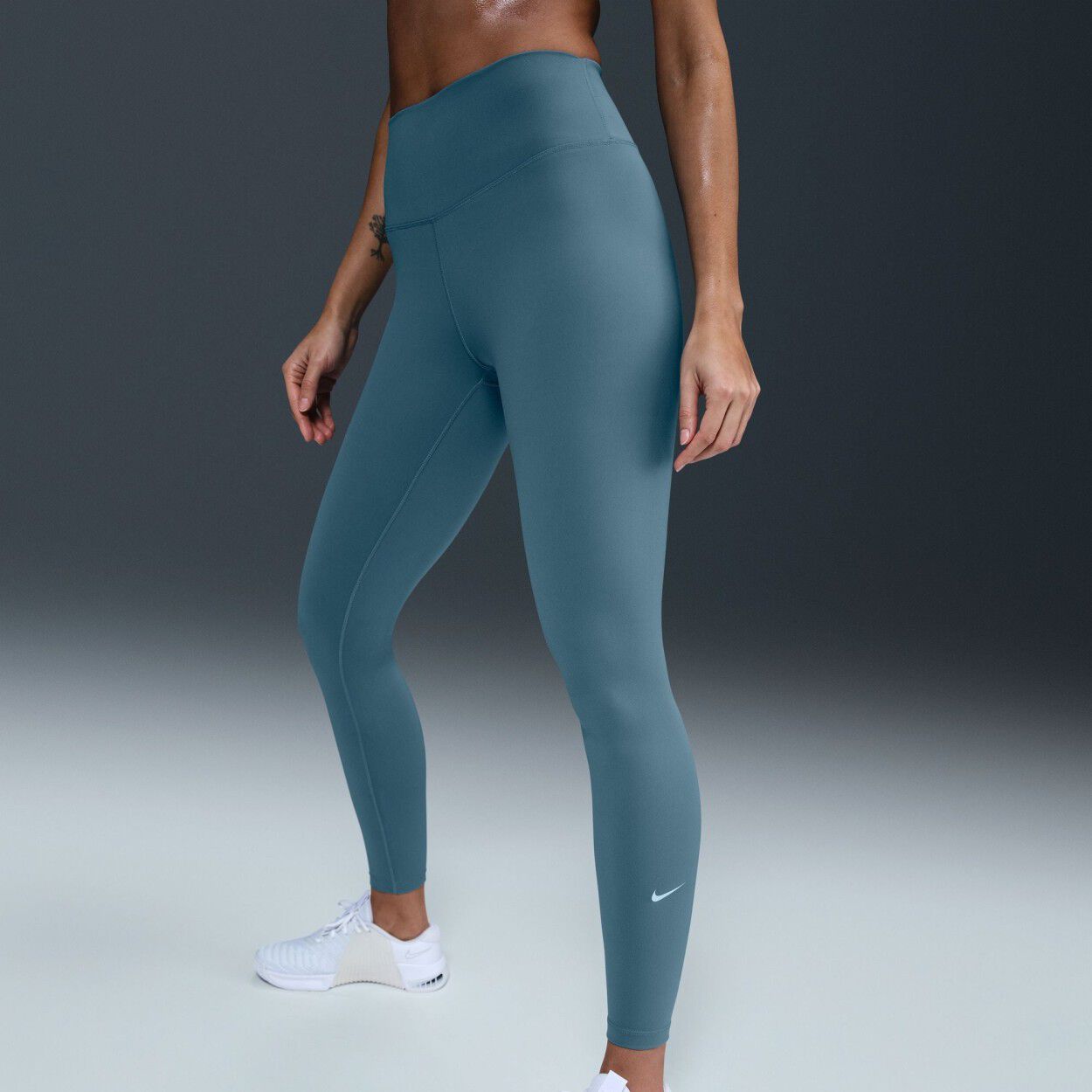 One High Waisted Tights