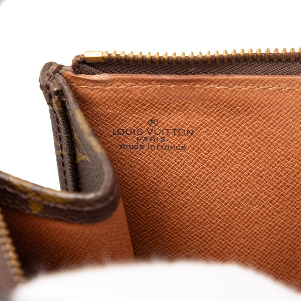 Louis Vuitton Poche Documents