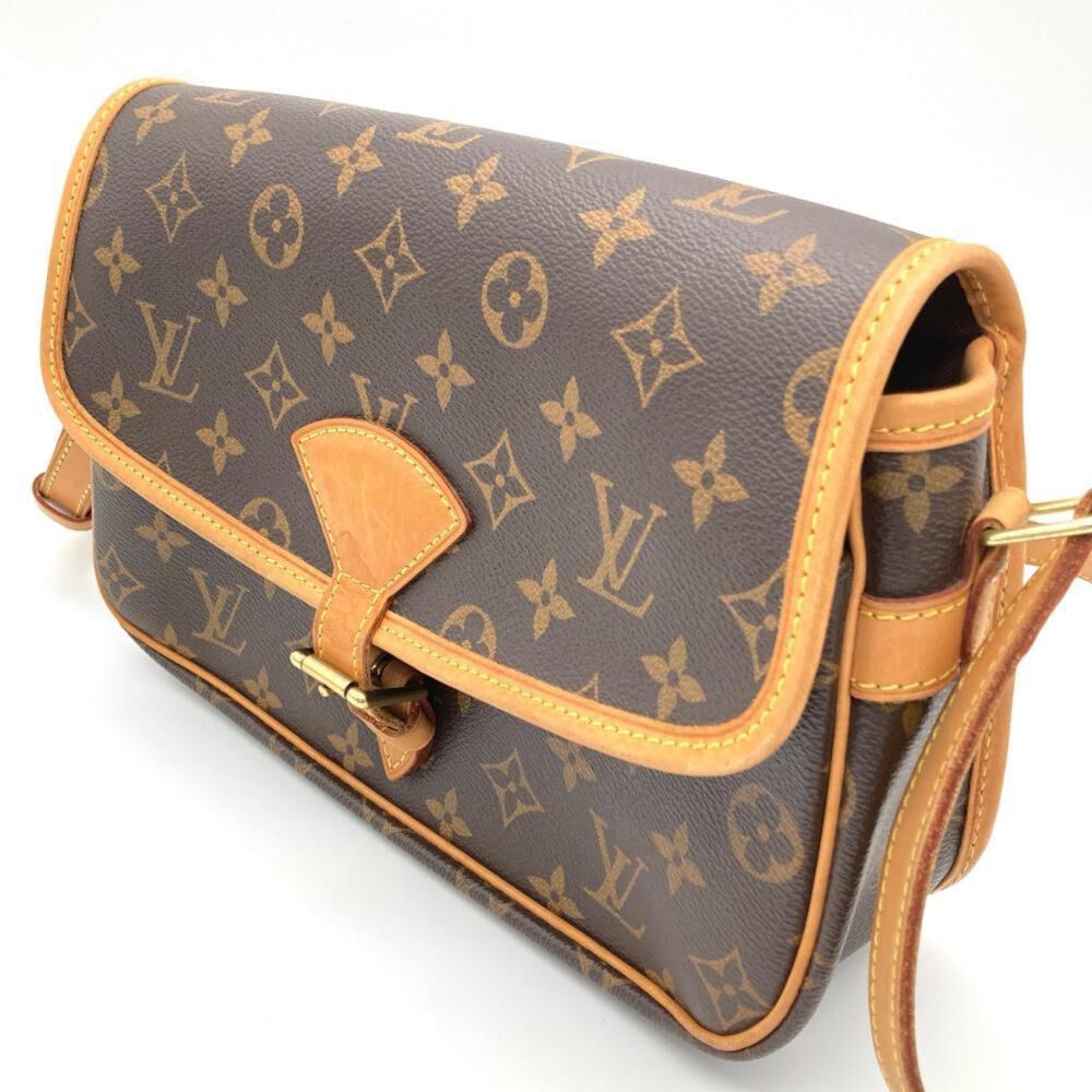 Louis Vuitton Saumur