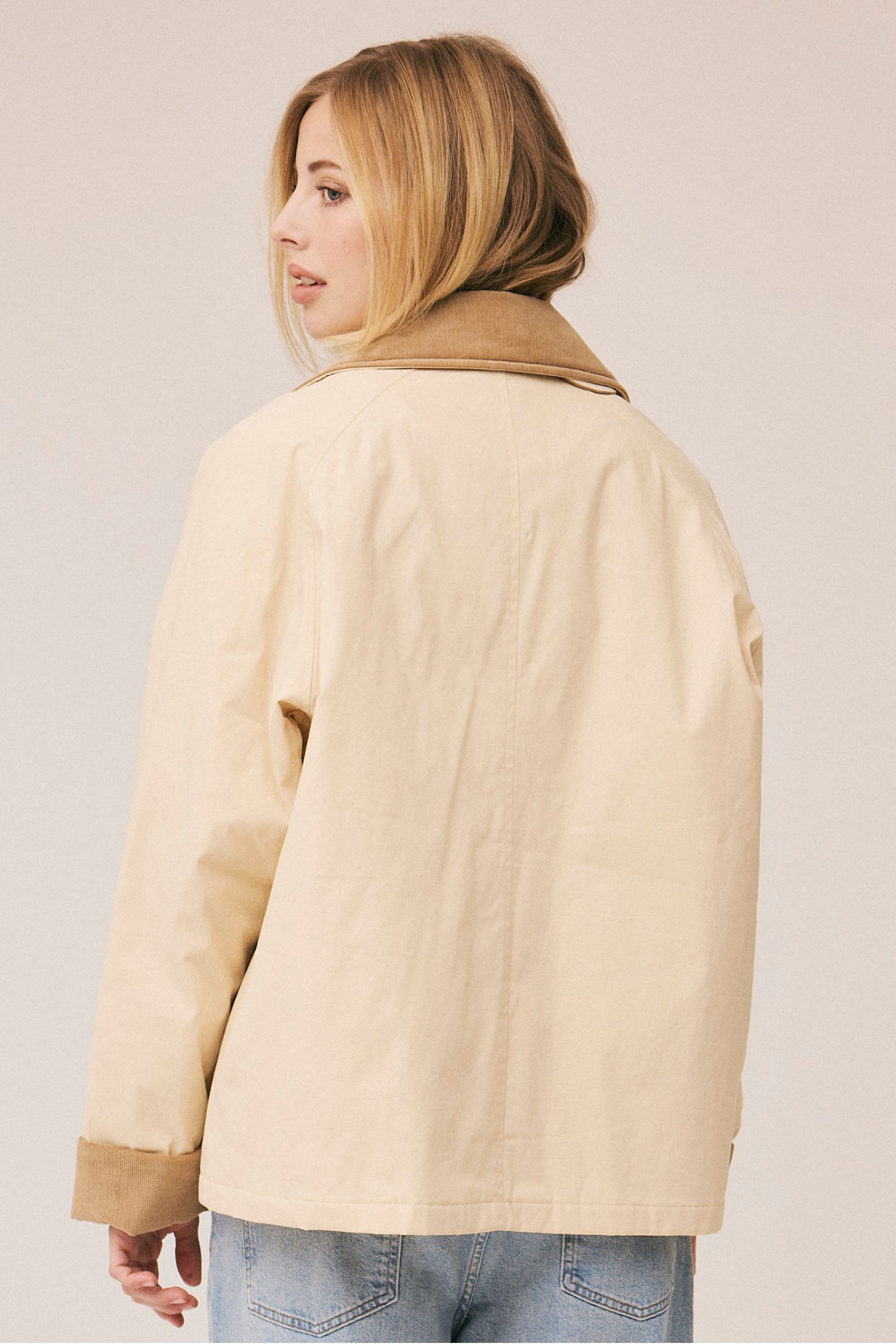 Emmy 4 coated jakke med fl&oslash;jlskanter - GRS