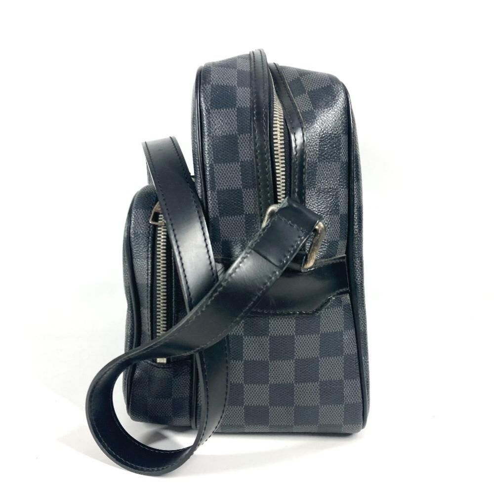 Louis Vuitton Messenger