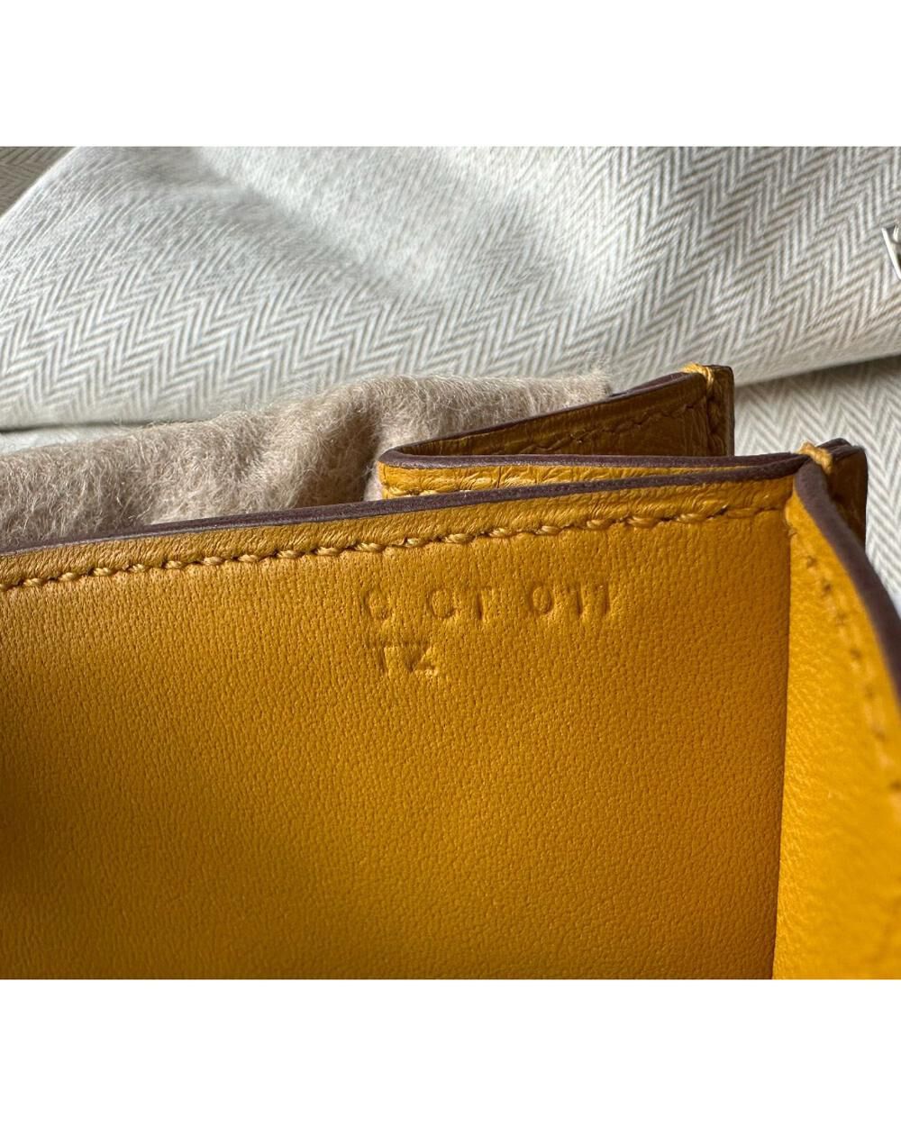 Herm&egrave;s Shoulder Bag