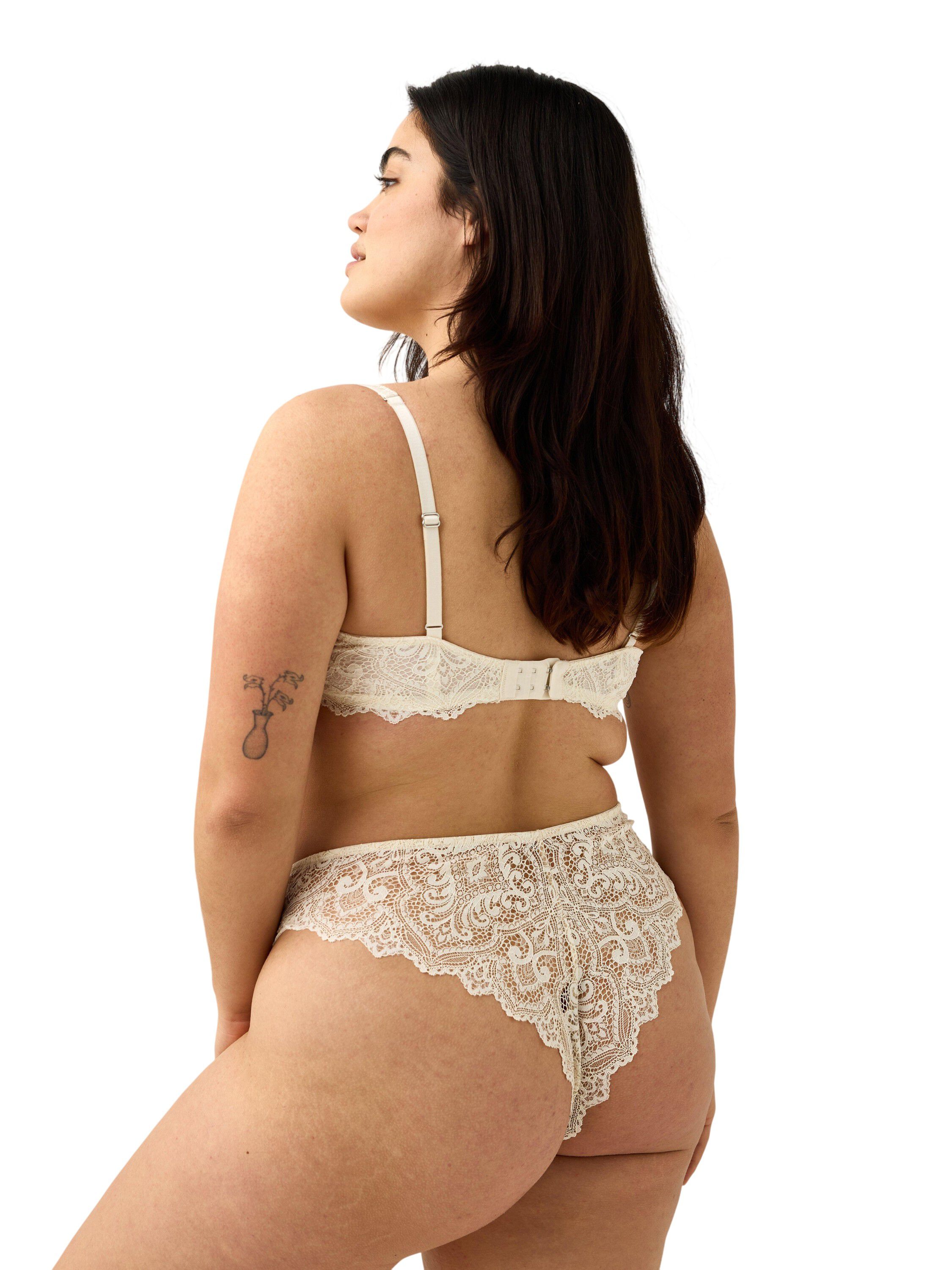 Brazilian briefs in lace with regul