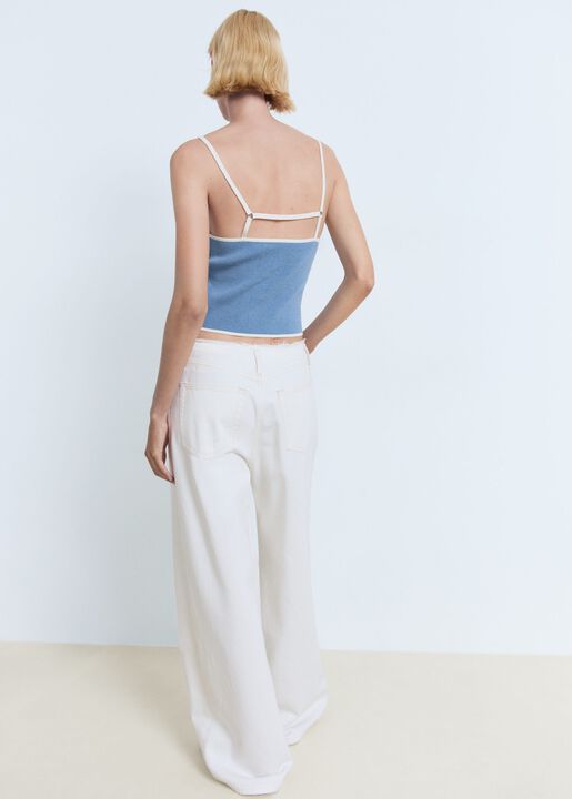 Knitted top with contrasting trim