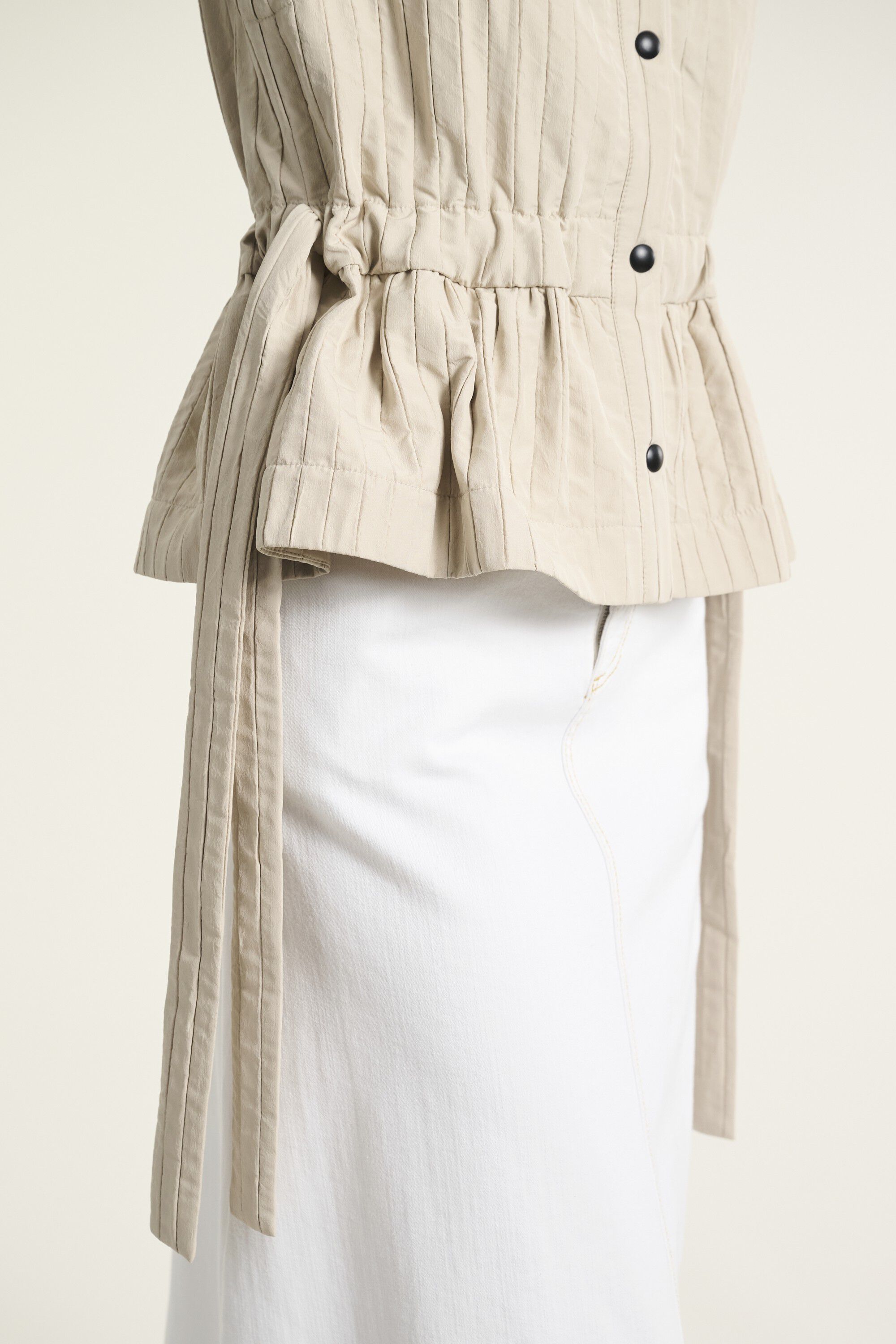 Nijuso &aelig;rmel&oslash;s top