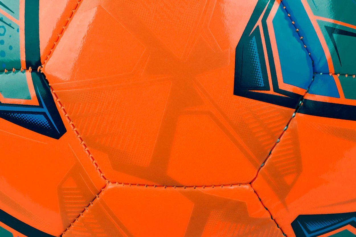 STREET KICKER V25 FODBOLD MED SNOR