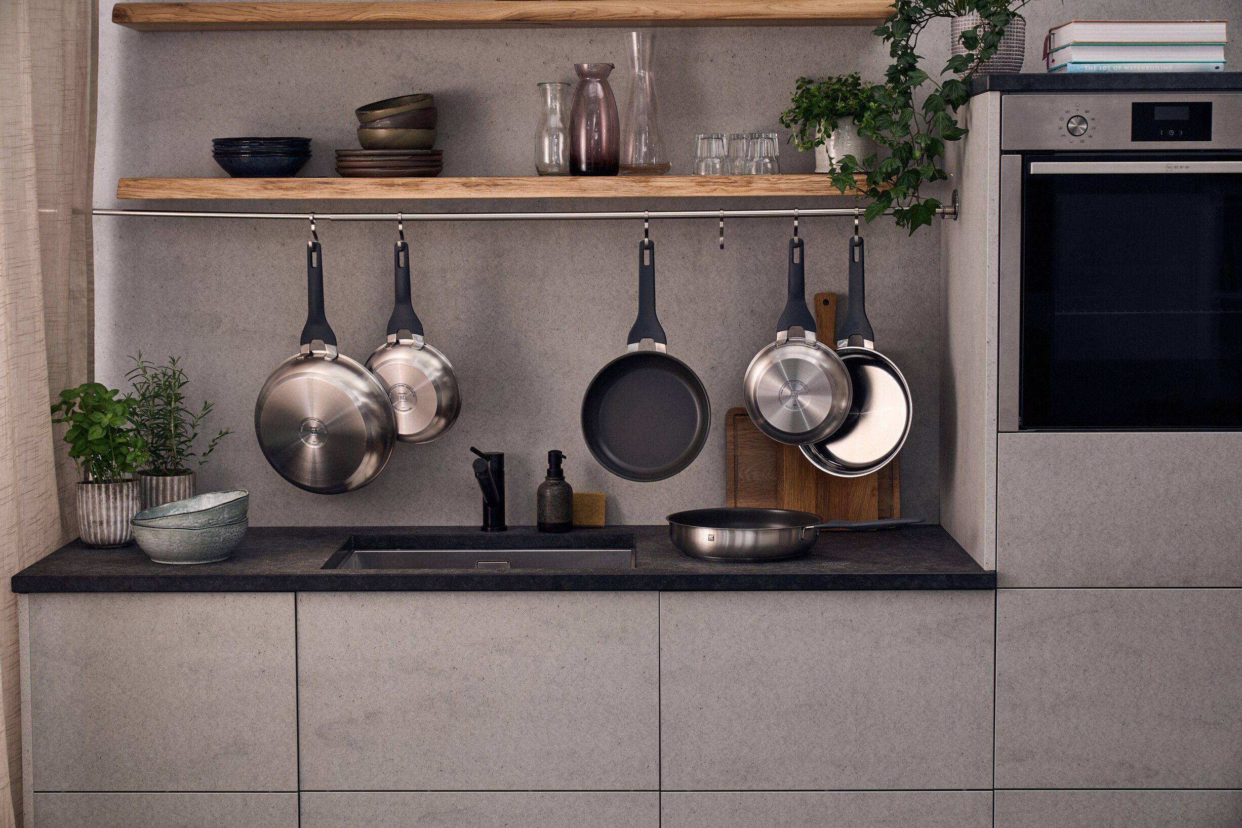 Simplify Stegepande, 24 cm, 18/10 rustfrit st&aring;l, Keramisk be