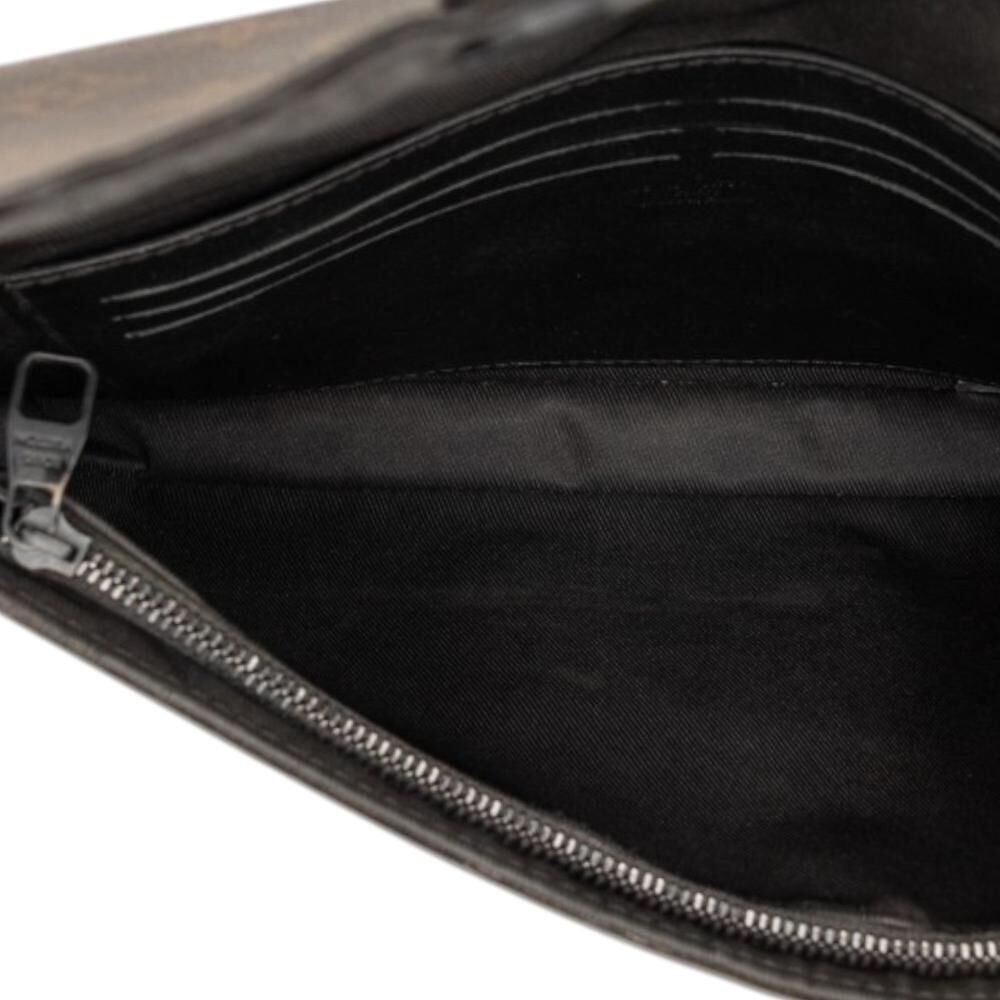 Louis Vuitton Clutch