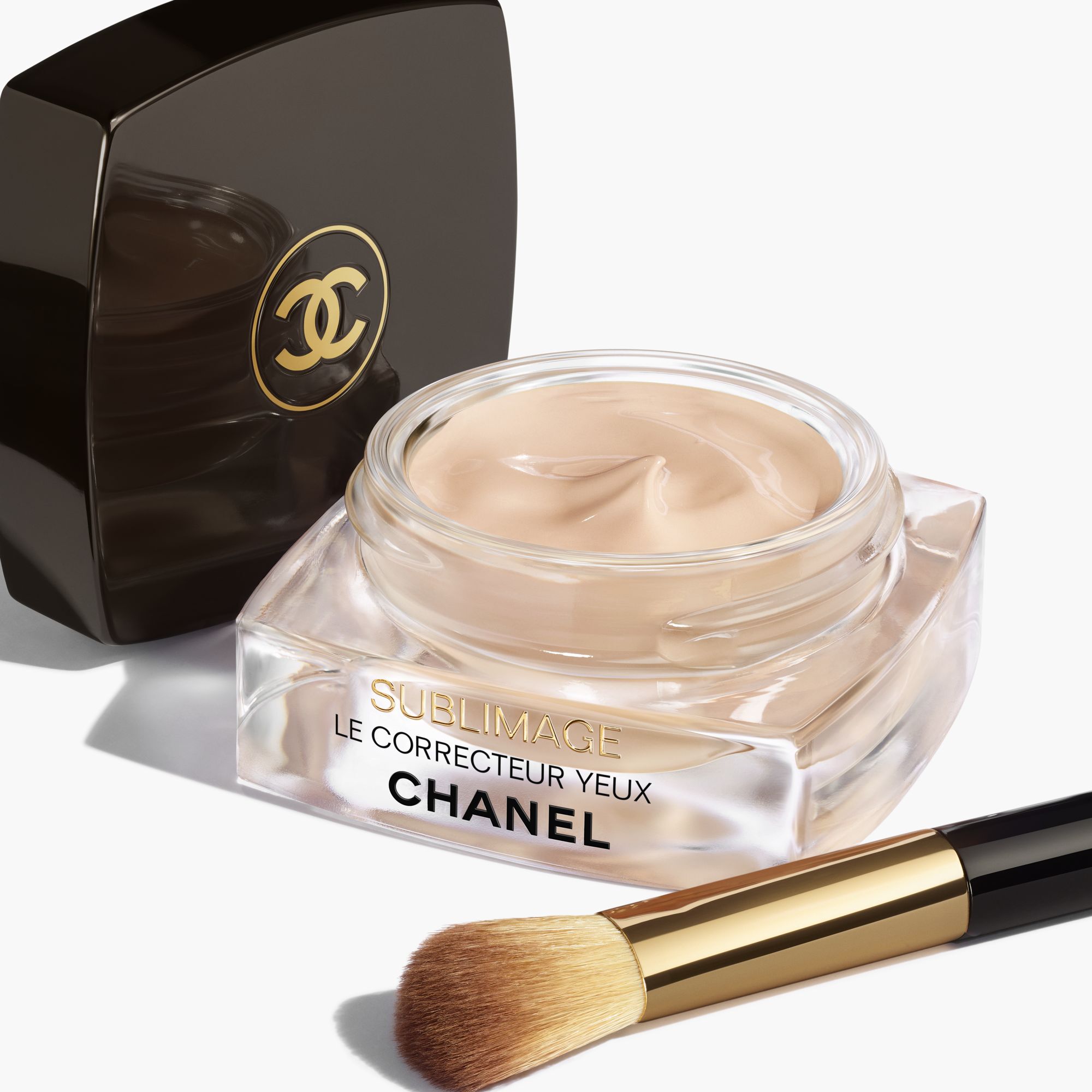 RADIANCE-GENERATING CARE CONCEALER