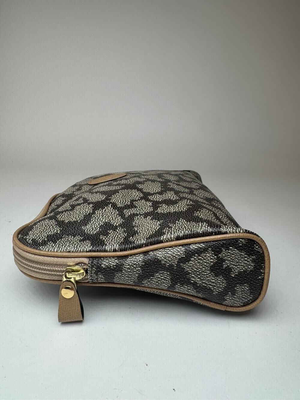 Yves Saint Laurent Clutch