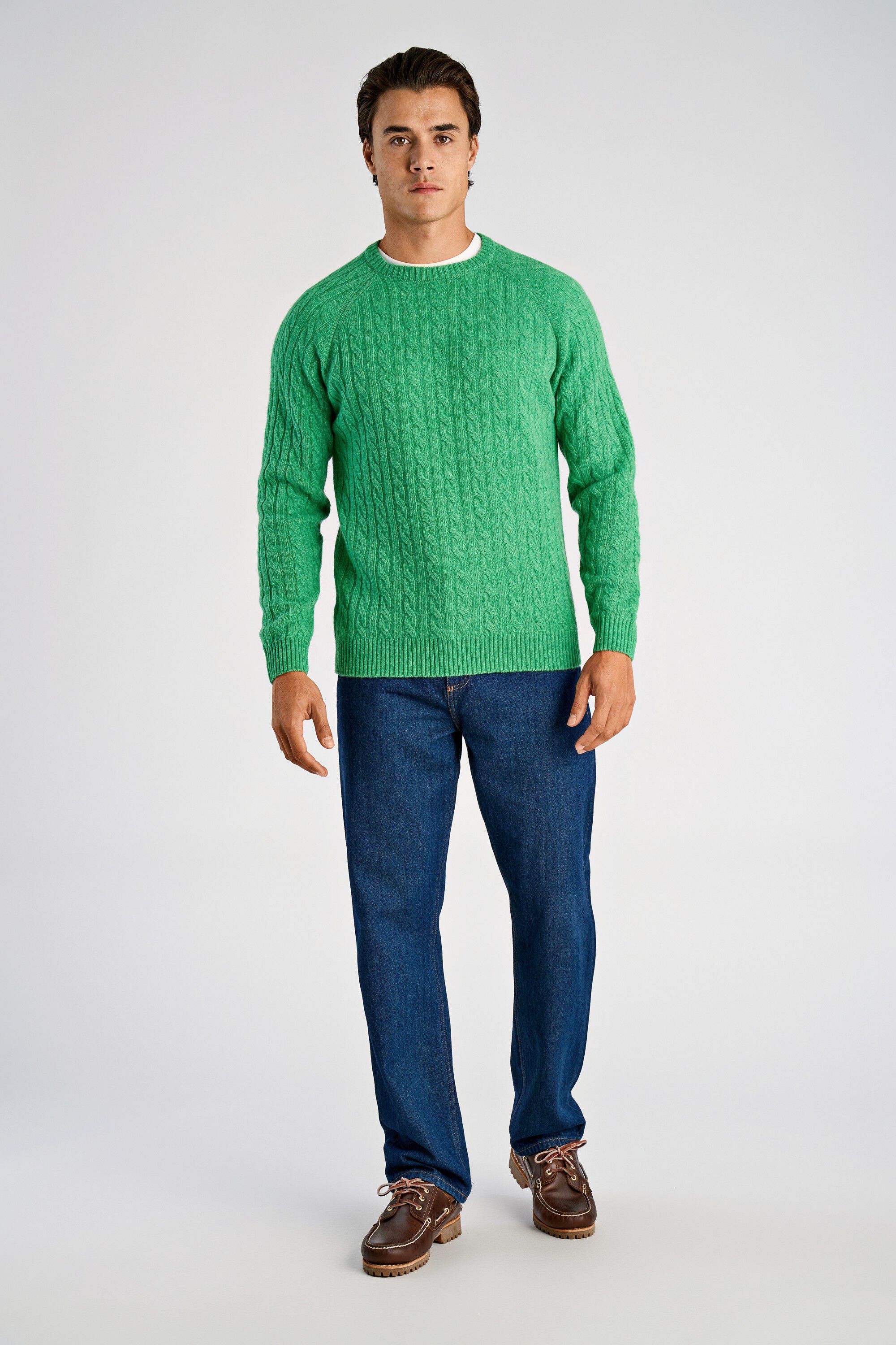 Lambswool raglan cable o-neck
