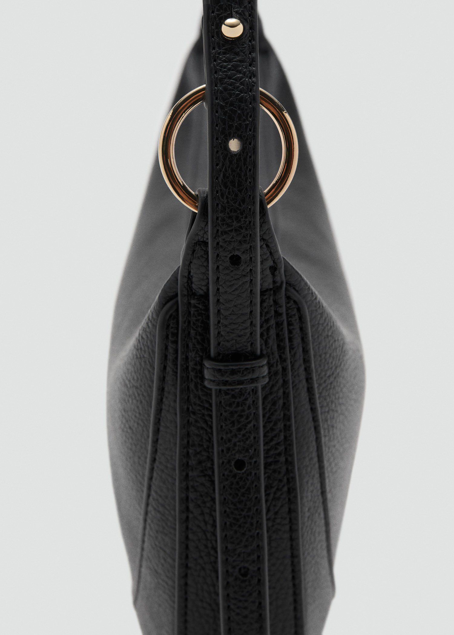 Oval shoulder bag