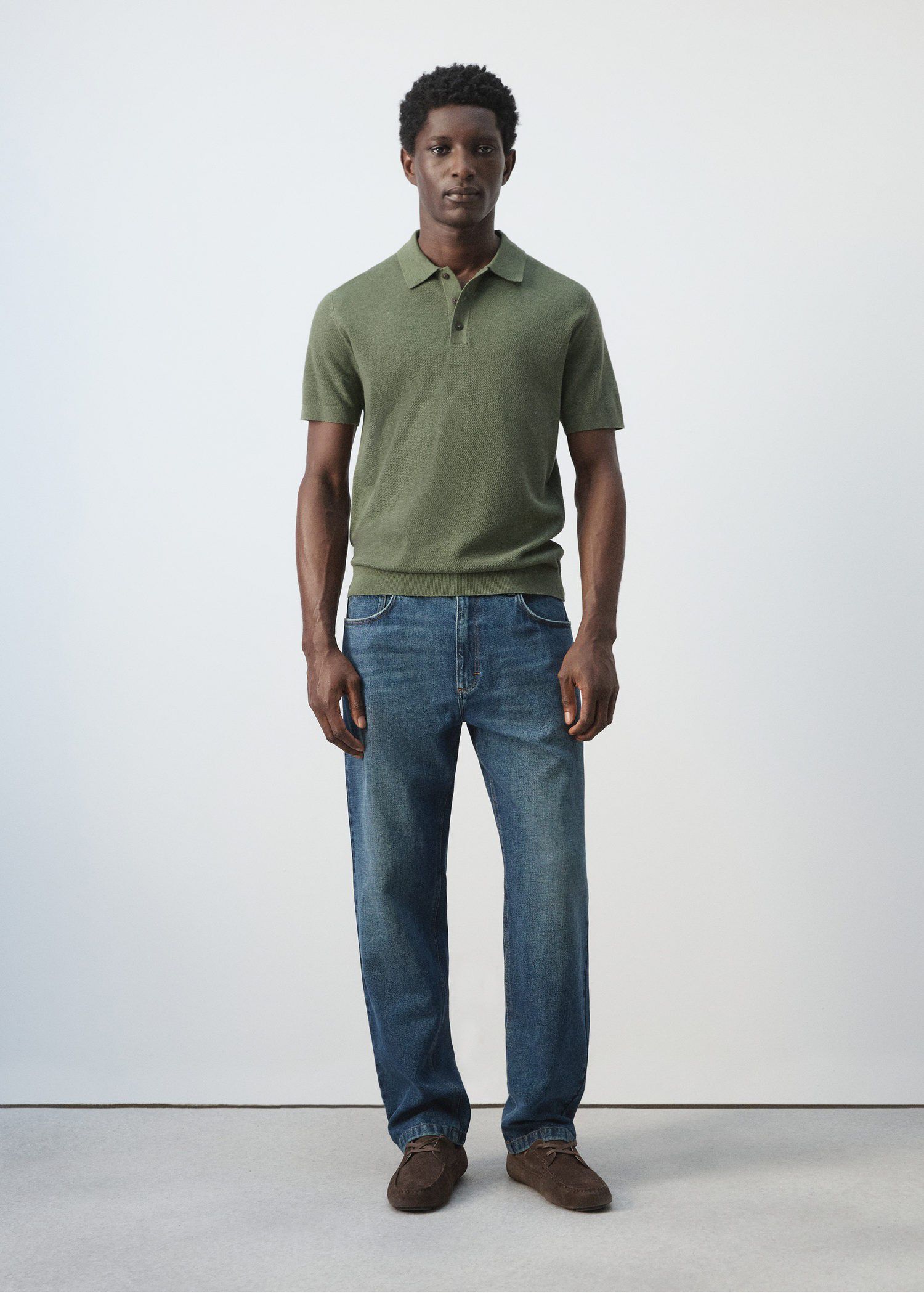 Fine knit polo shirt with microstru