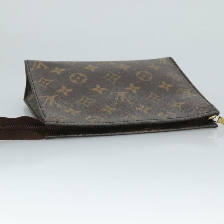 Louis Vuitton Poche Toilette