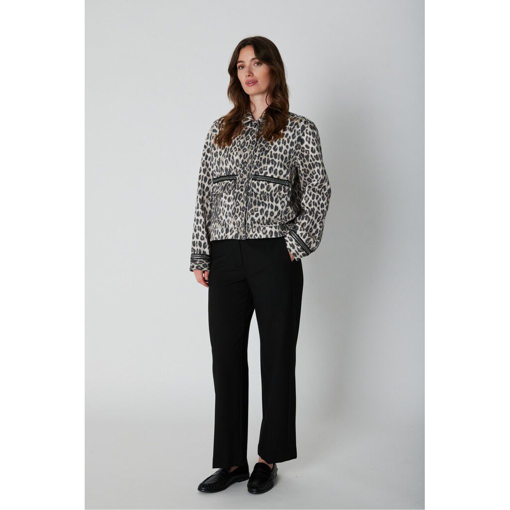 1046PBOOva jacket