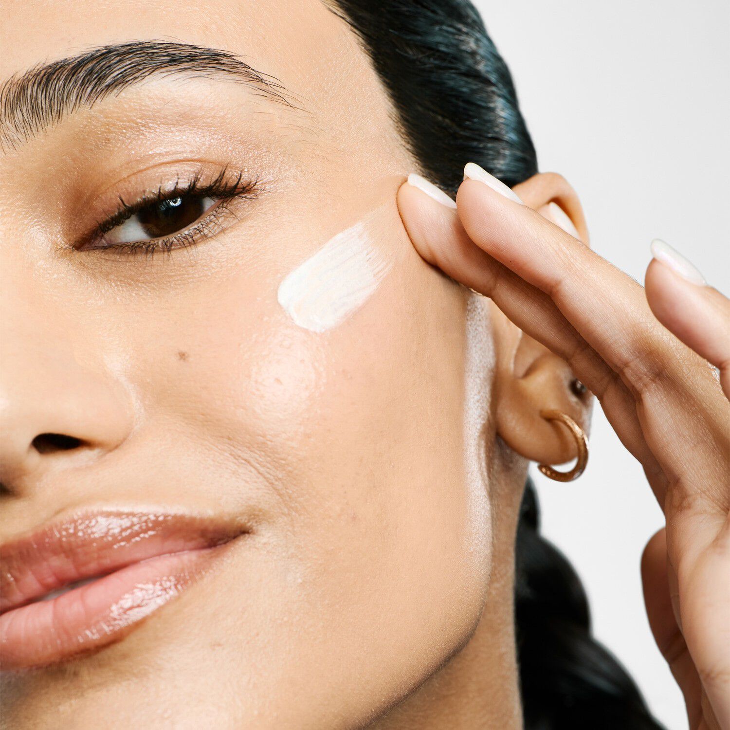 CC Cr&egrave;me - Tonet korrigerende pleje  Sund gl&oslash;d og udstr&aring;ling