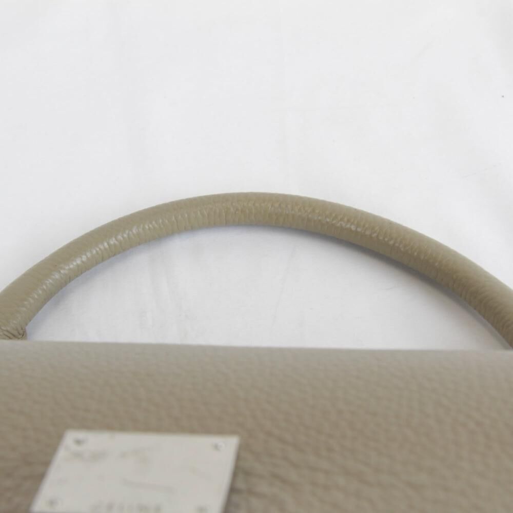 C&eacute;line Trapeze