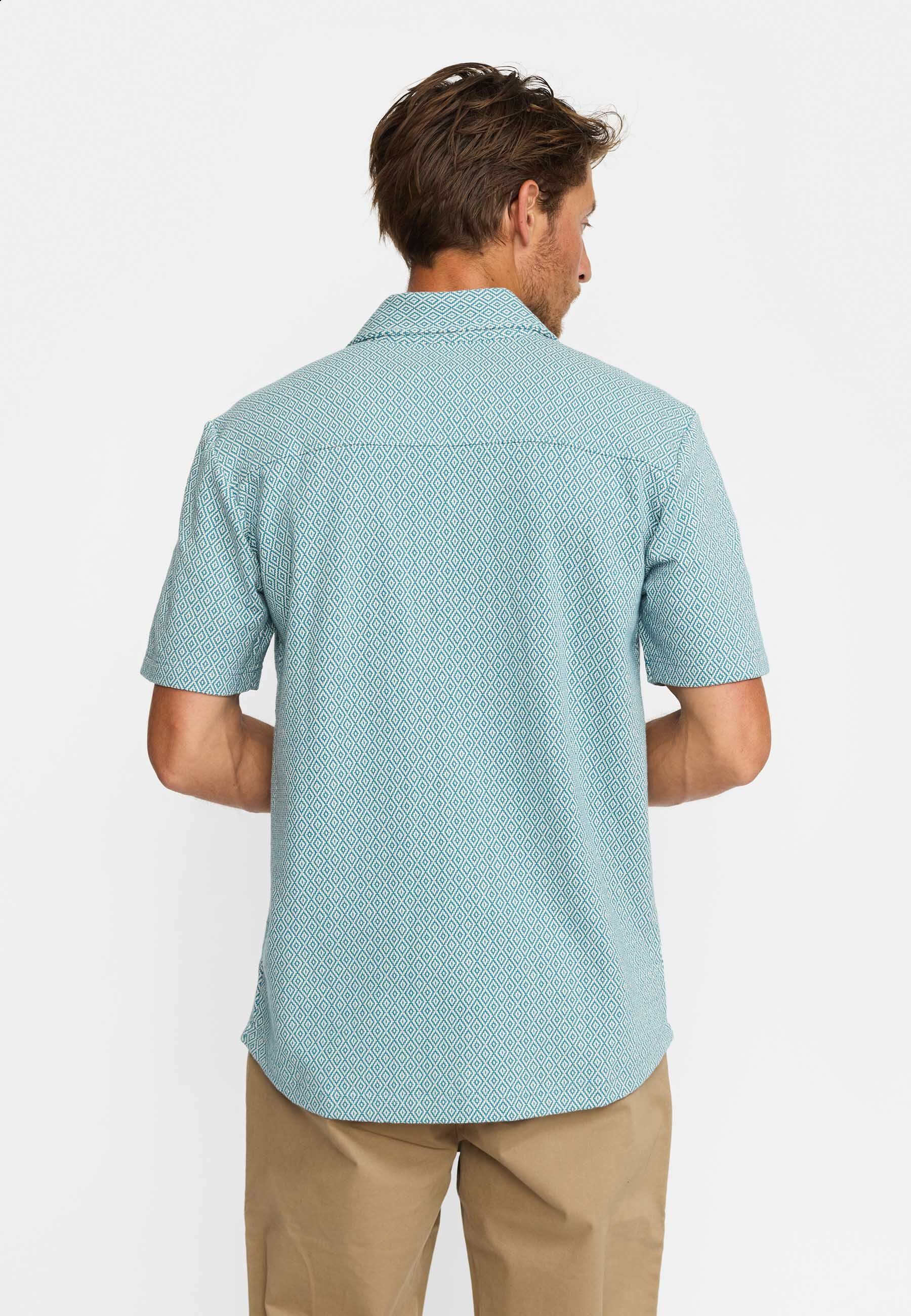 Short-sleeve shirts