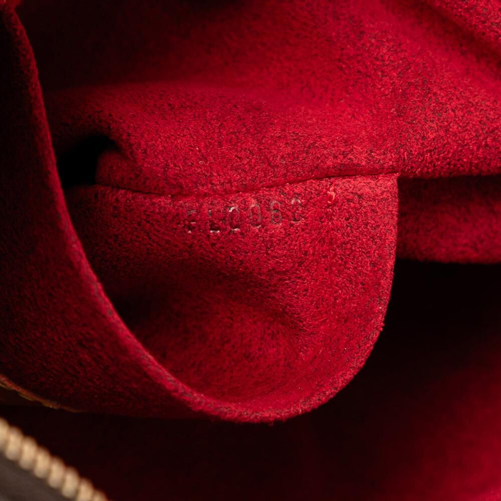 Louis Vuitton Croissant