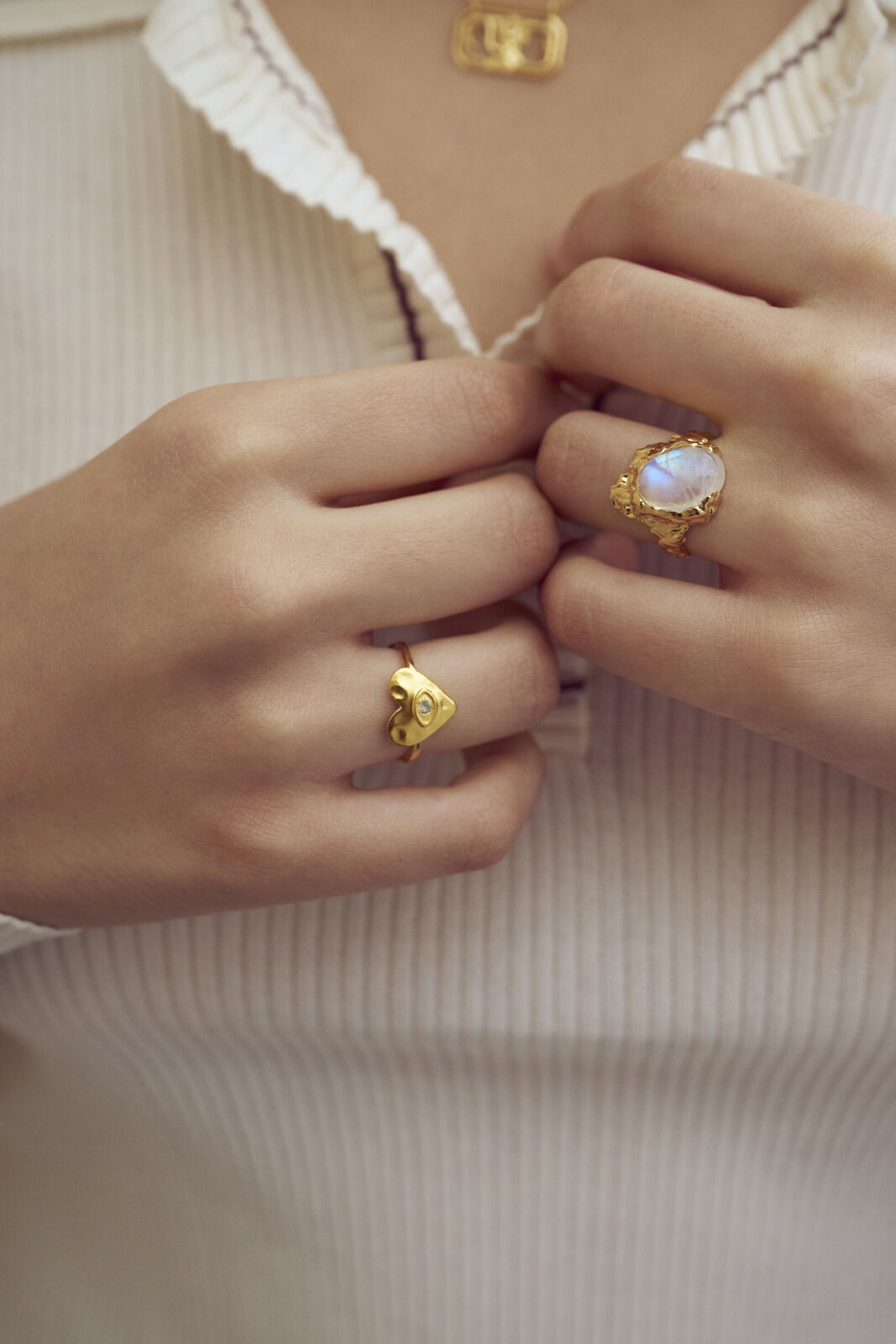 Gudinde Ring M&aring;nesten