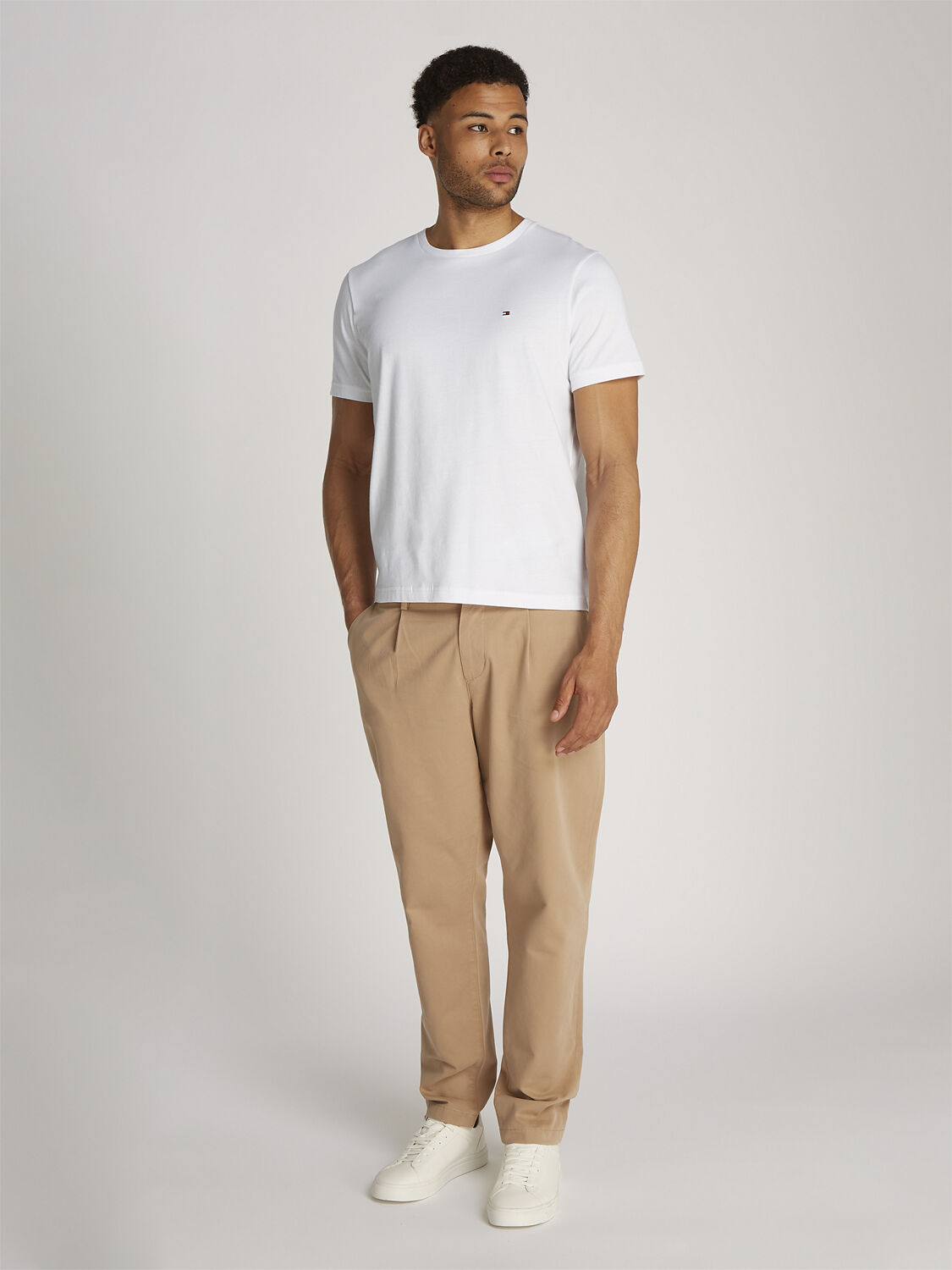 ESSENTIAL REG FIT SOLID TEE