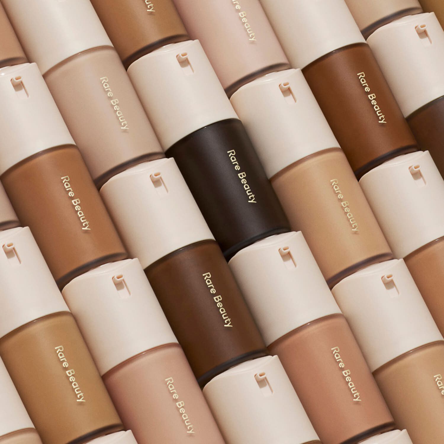 True to Myself - Naturlig mat foundation med lang holdbarhed.