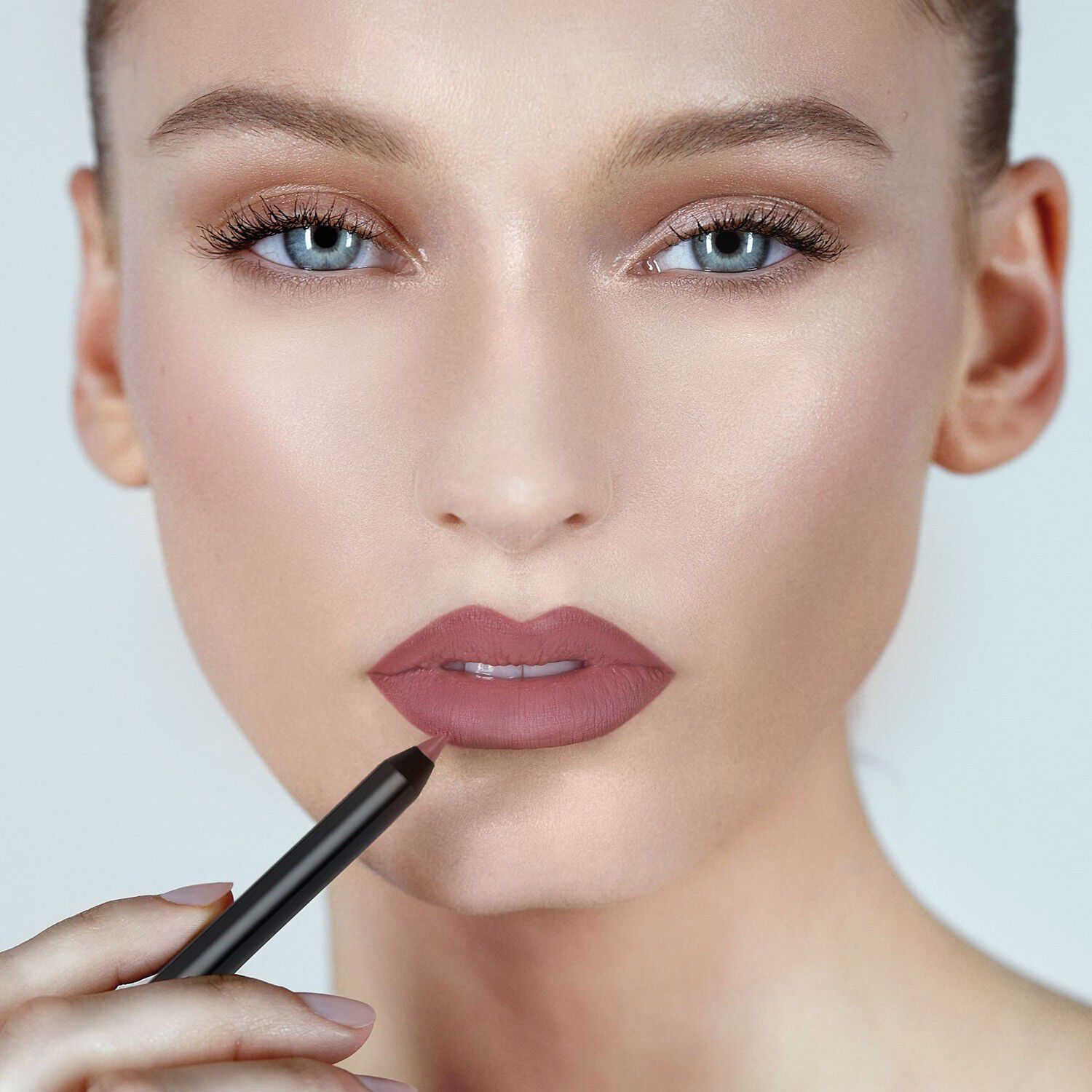 Legendary Longwear Lip Liner - L&aelig;beblyant