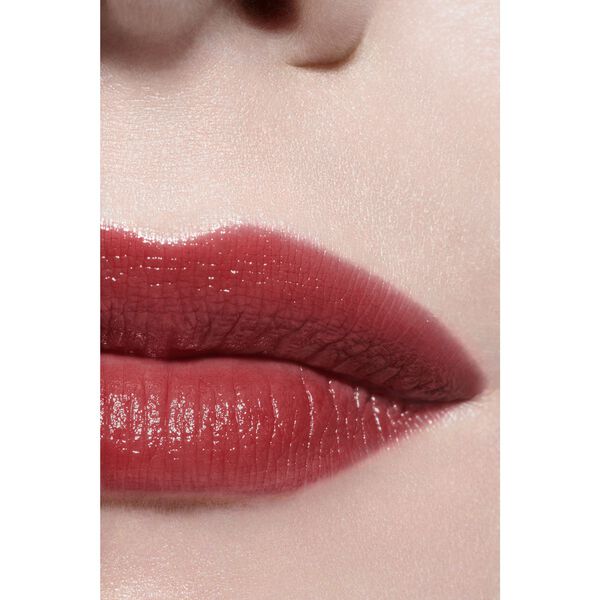 A Hydrating Tinted Lip Balm That Offers Buildable Colour For Better-Lo