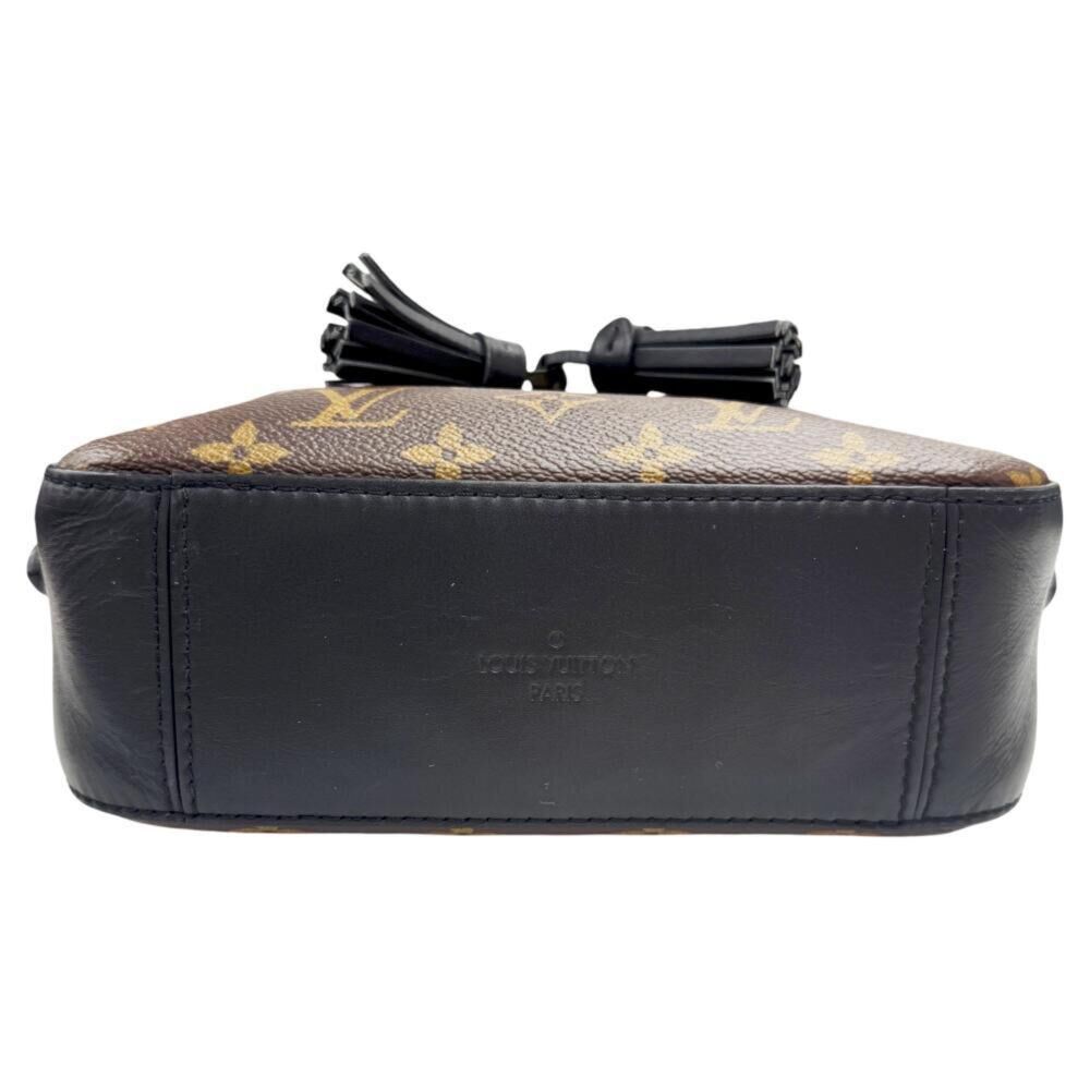 Louis Vuitton Shoulder Bags